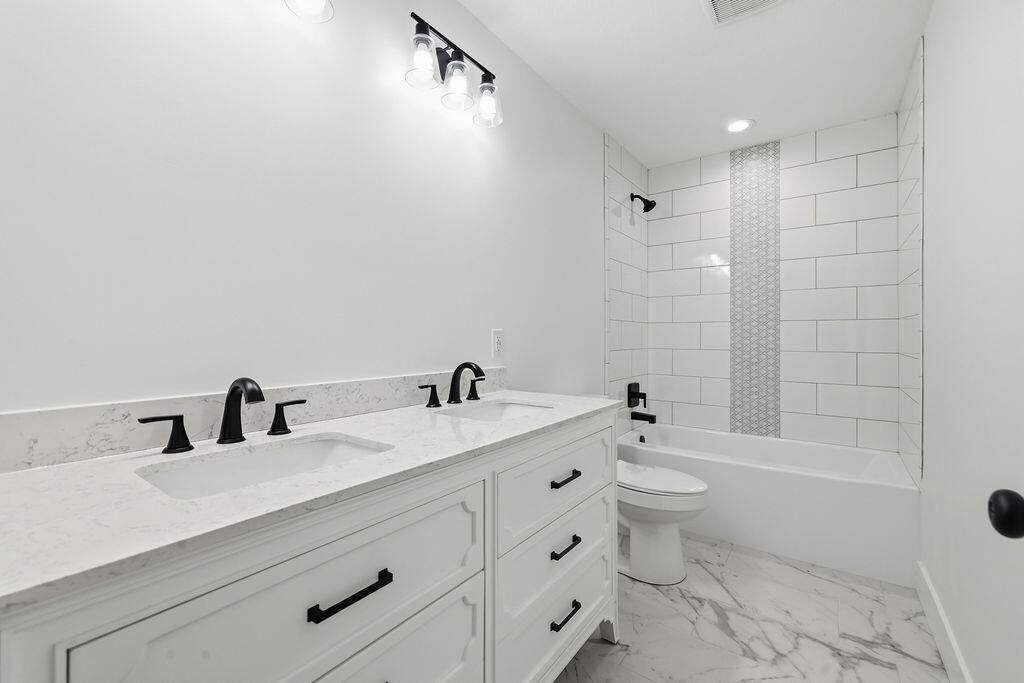 389 Washington Drive Property Photo 22