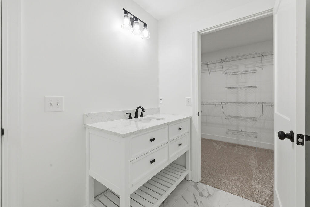 389 Washington Drive Property Photo 29