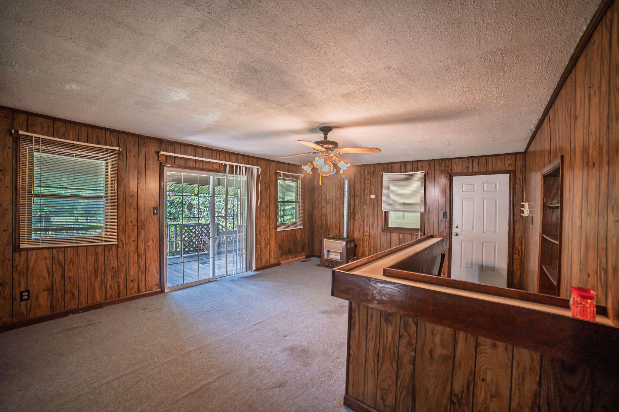 687 Reed Road Property Photo 4