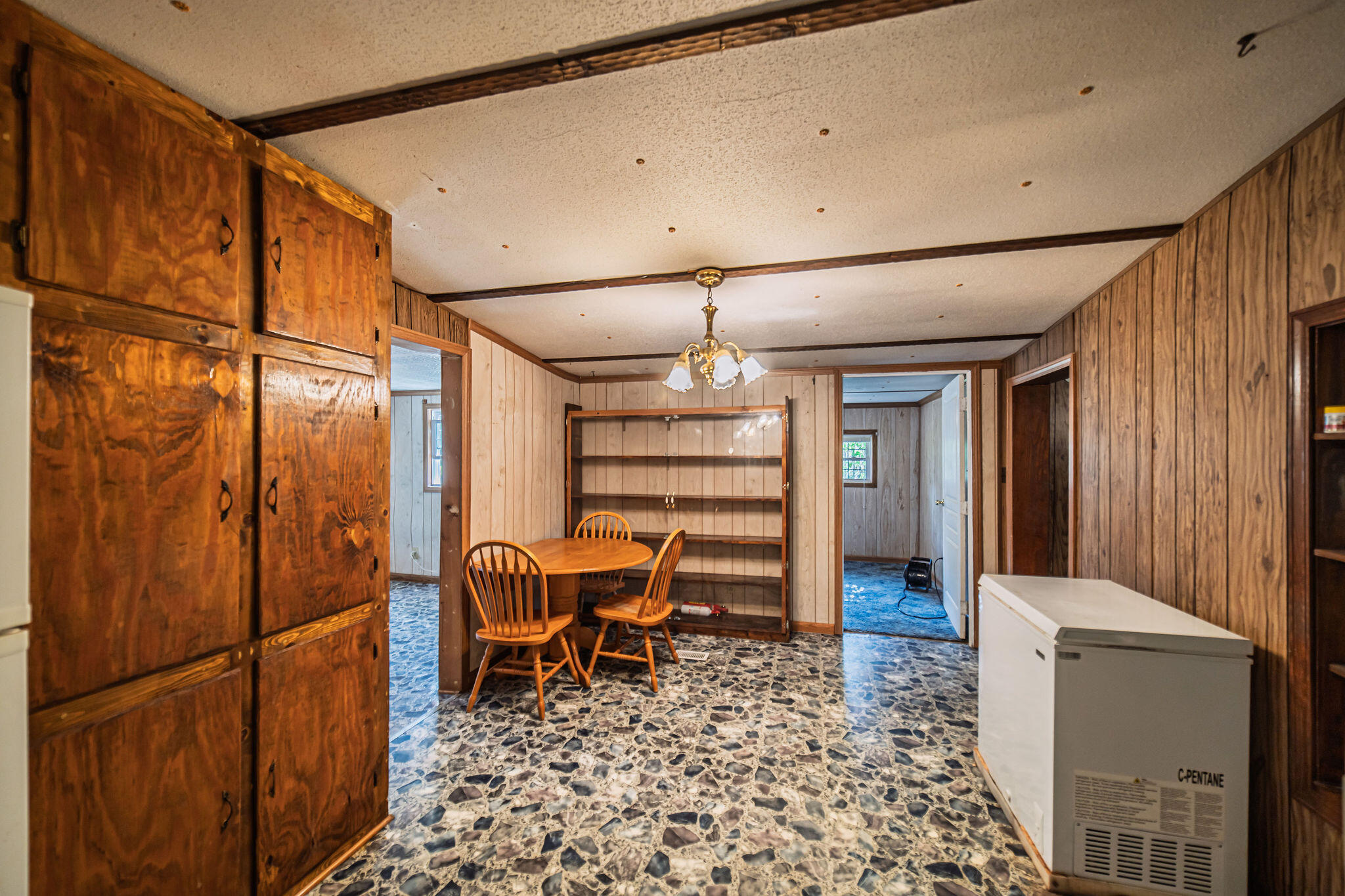 687 Reed Road Property Photo 8