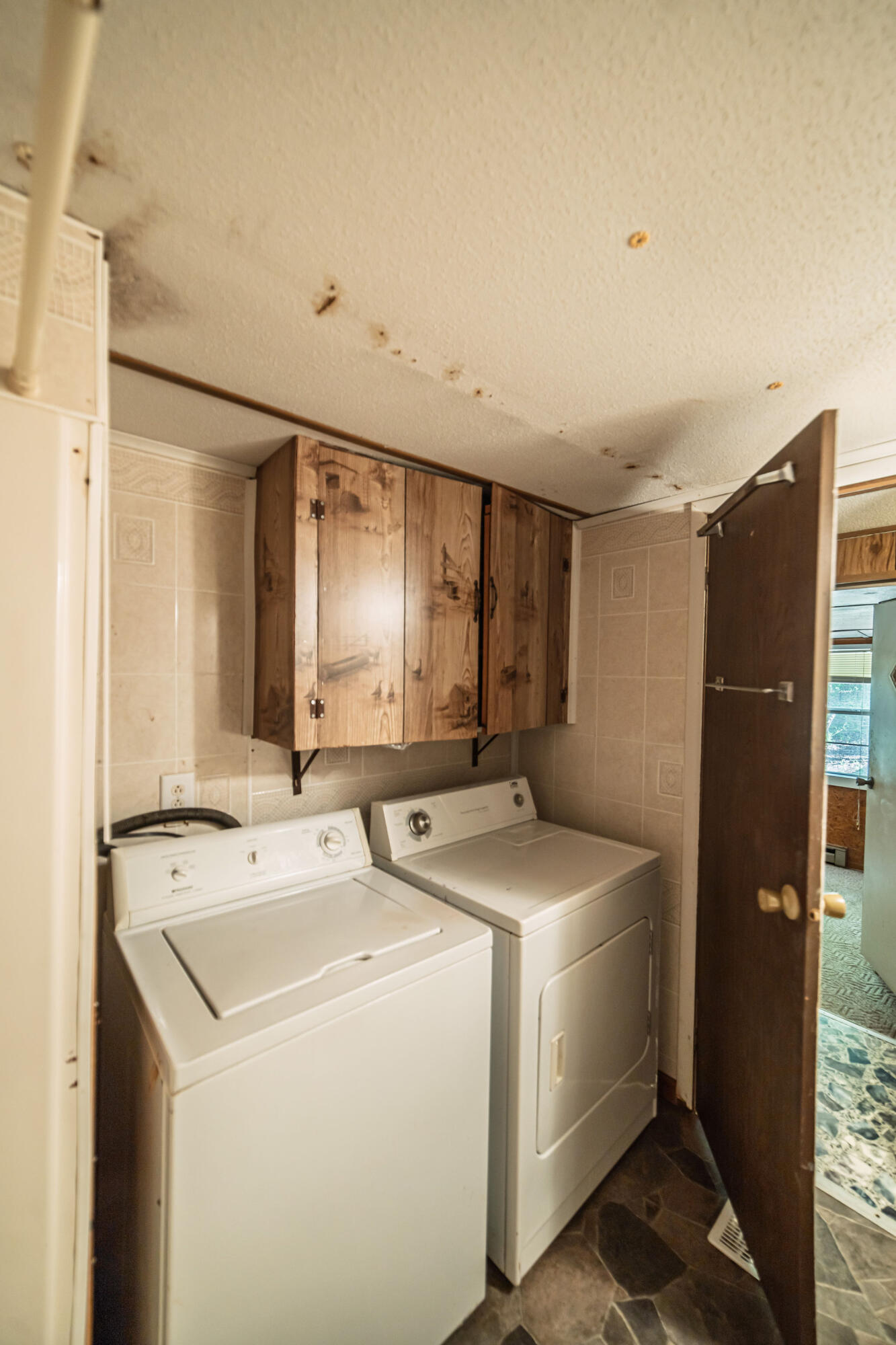 687 Reed Road Property Photo 16