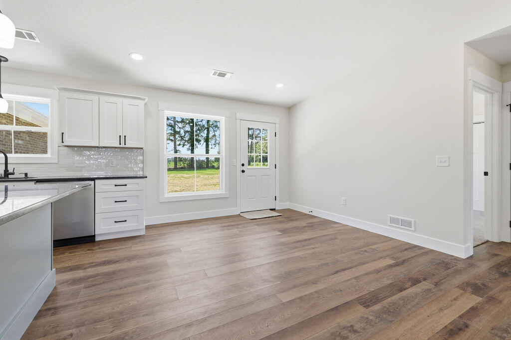 84 Drew Drive Property Photo 15