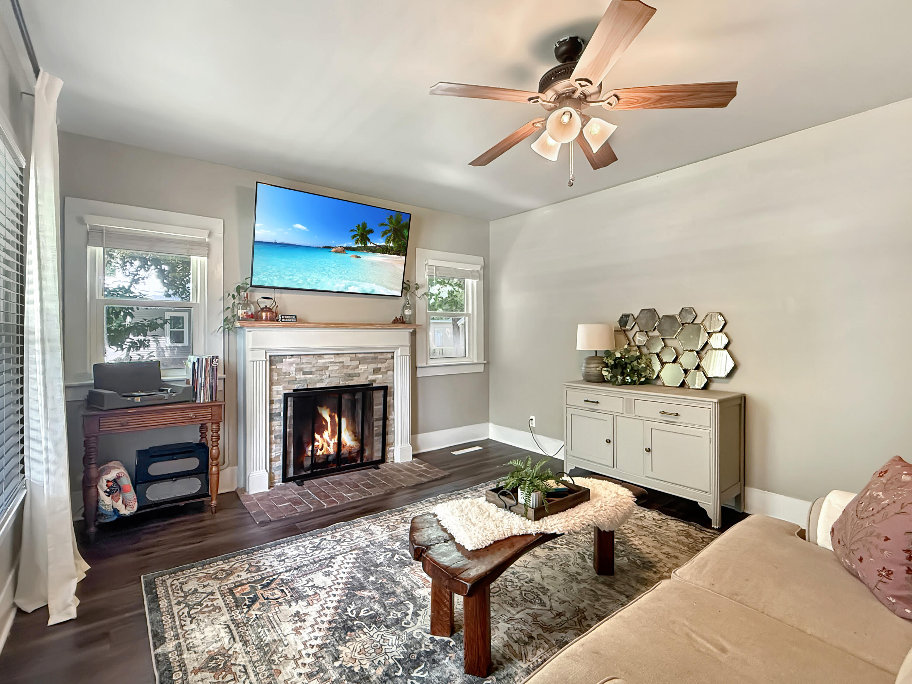 1558 Almo Road Property Photo 4