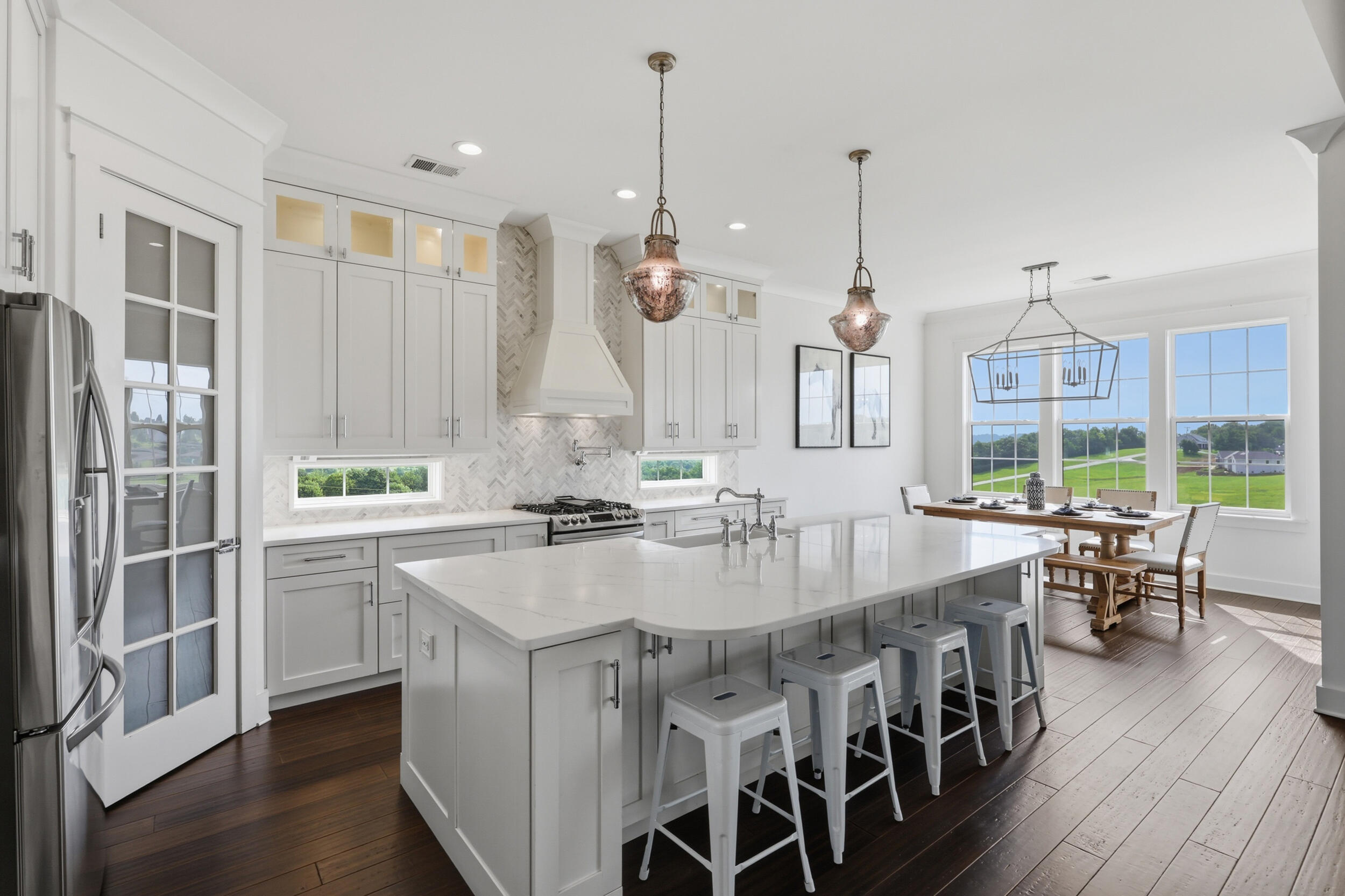 300 Prestwick Circle Property Photo 14