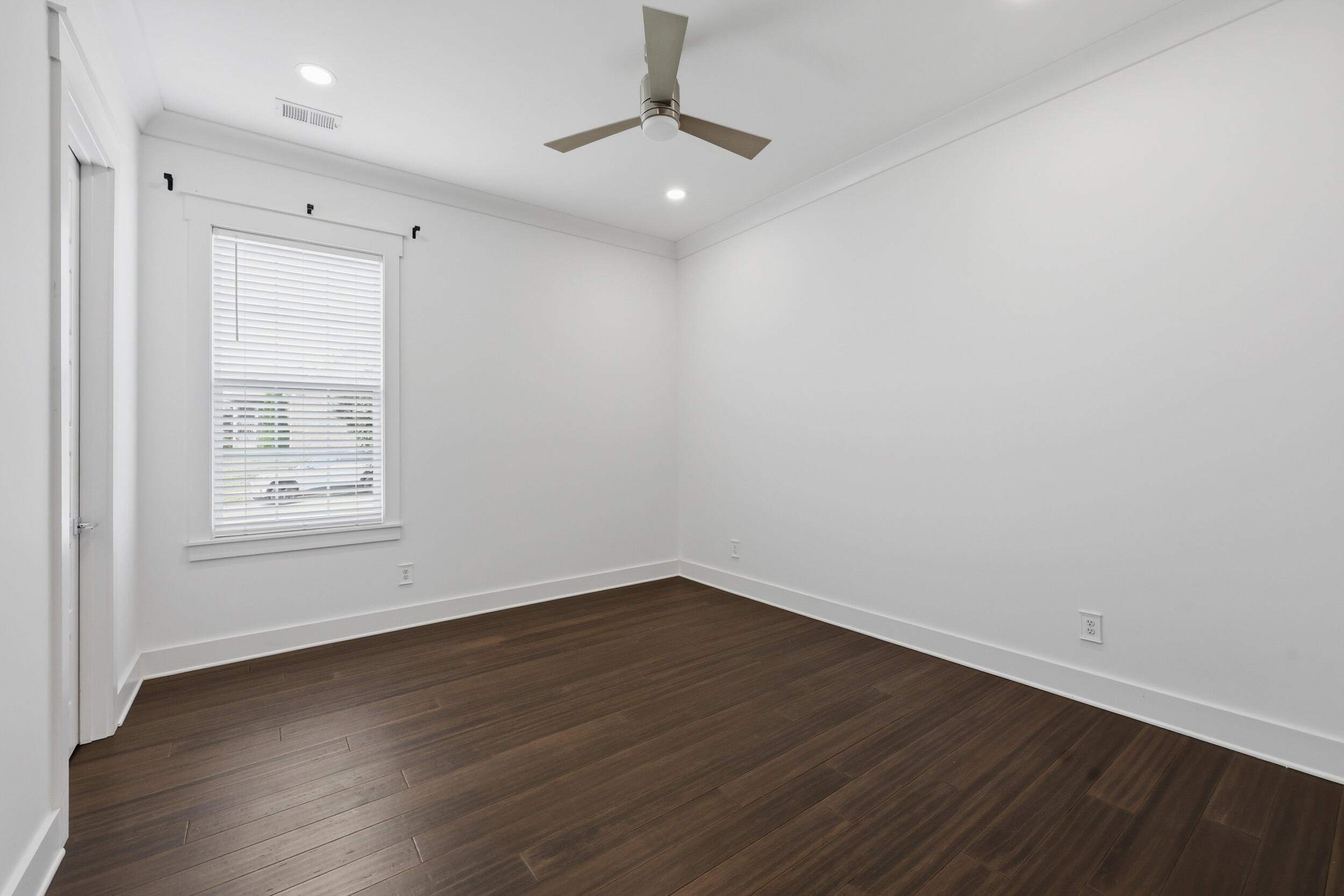 300 Prestwick Circle Property Photo 22