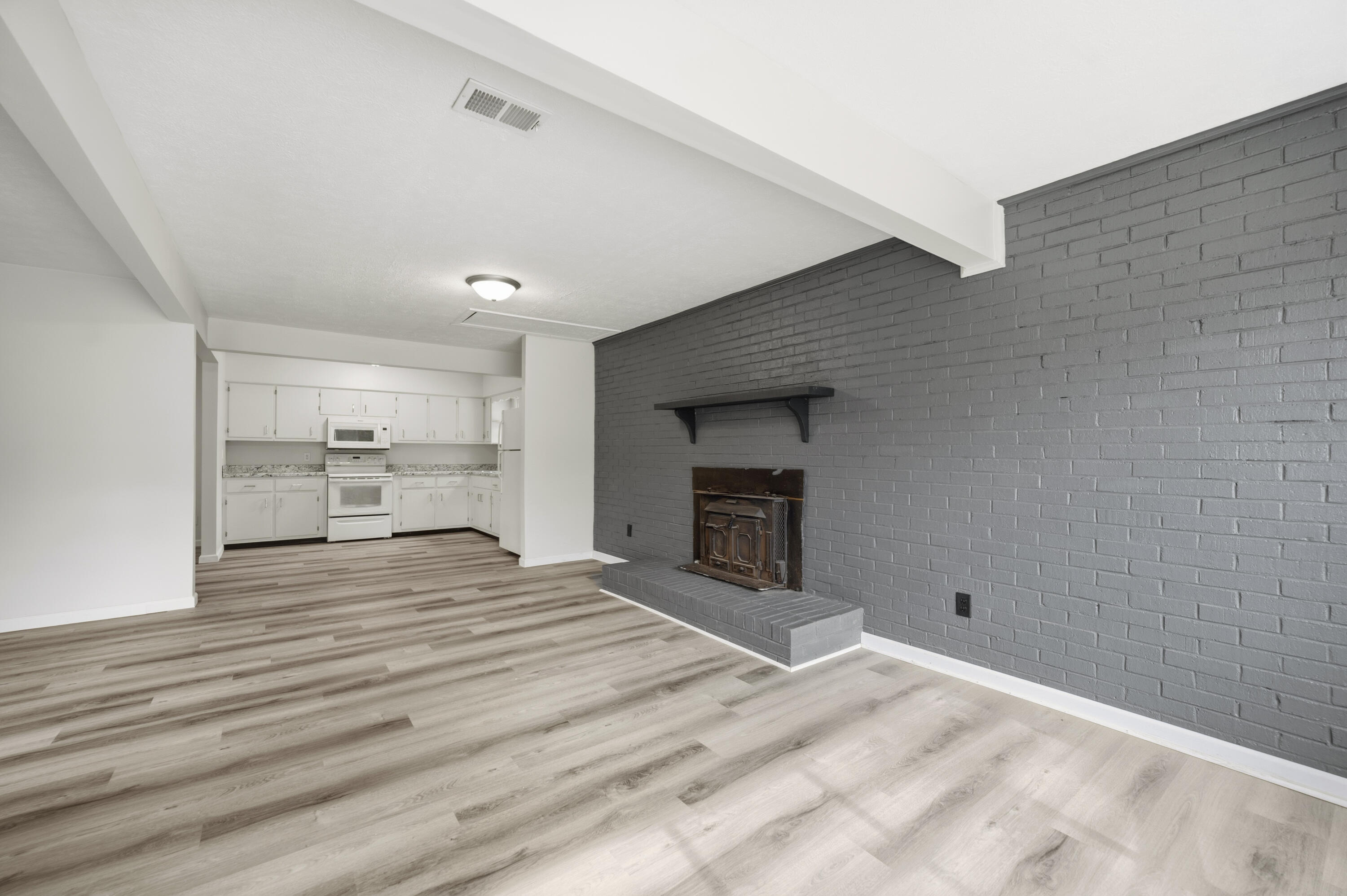 147 Mary Street Property Photo 7