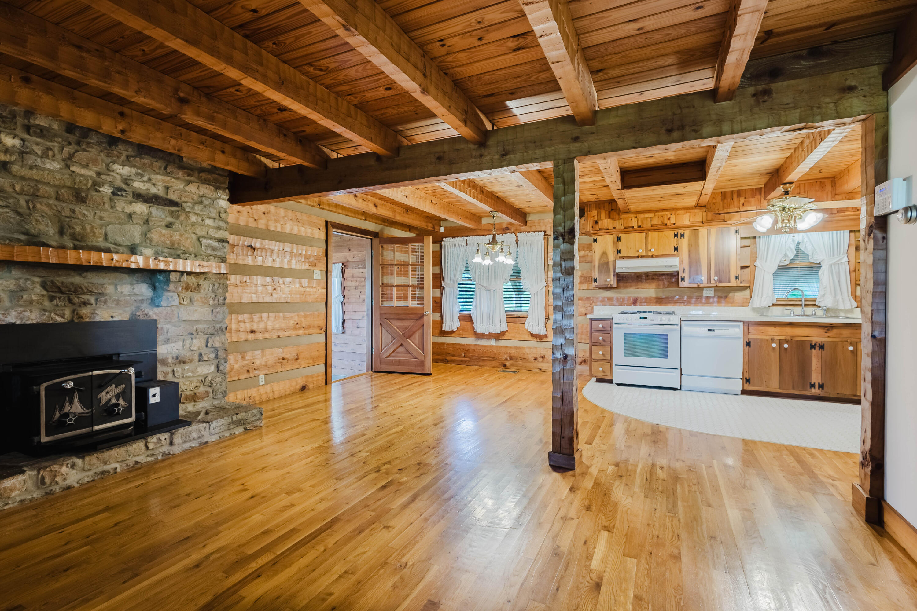 210 Hensley Lane Property Photo 8