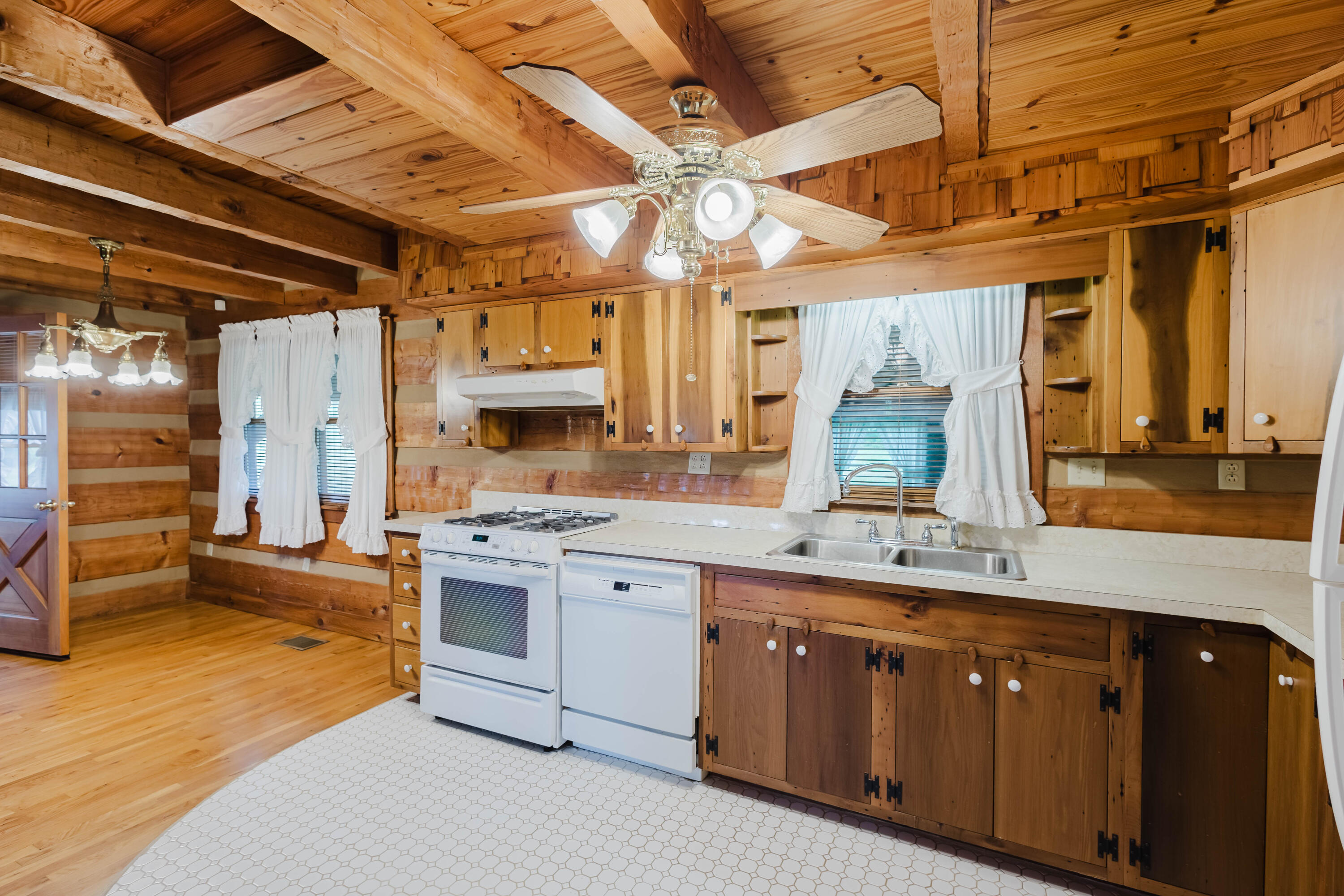210 Hensley Lane Property Photo 14