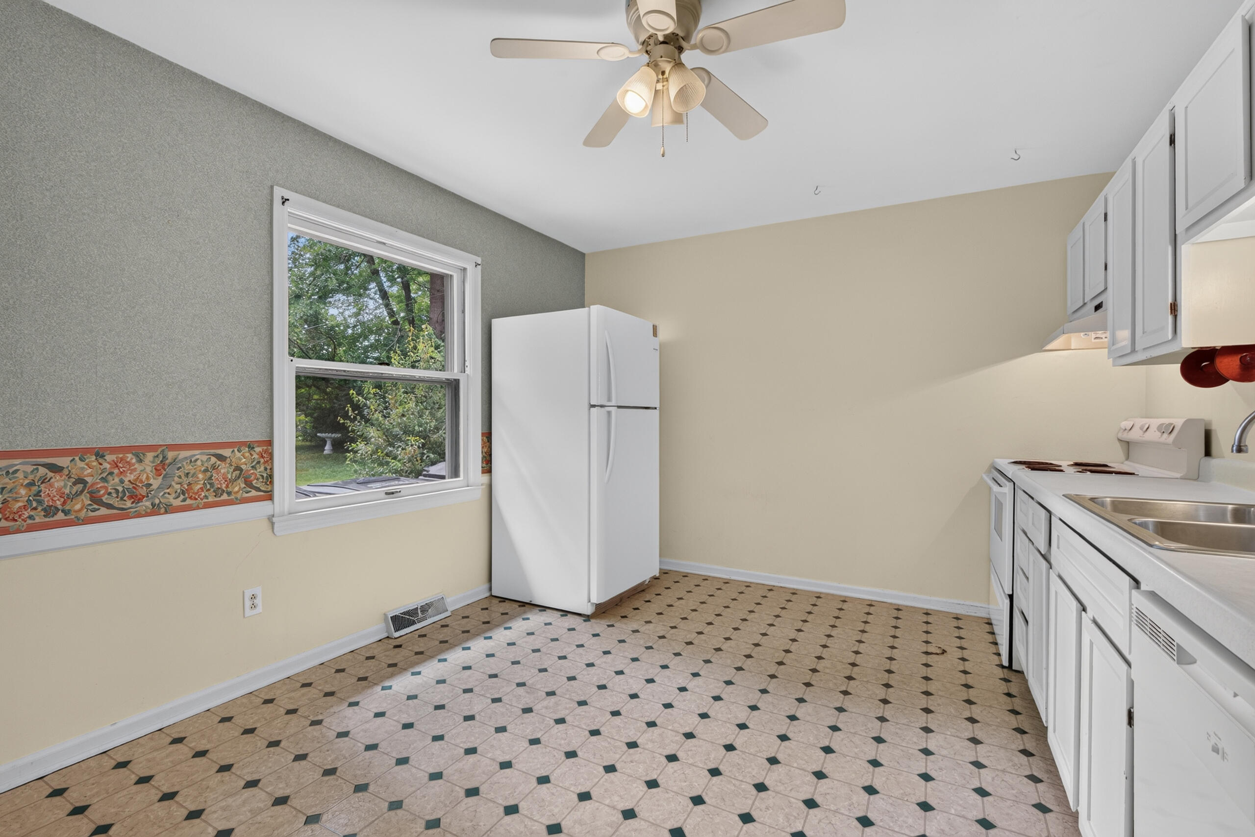 2184 Stephens Lane Property Photo 9