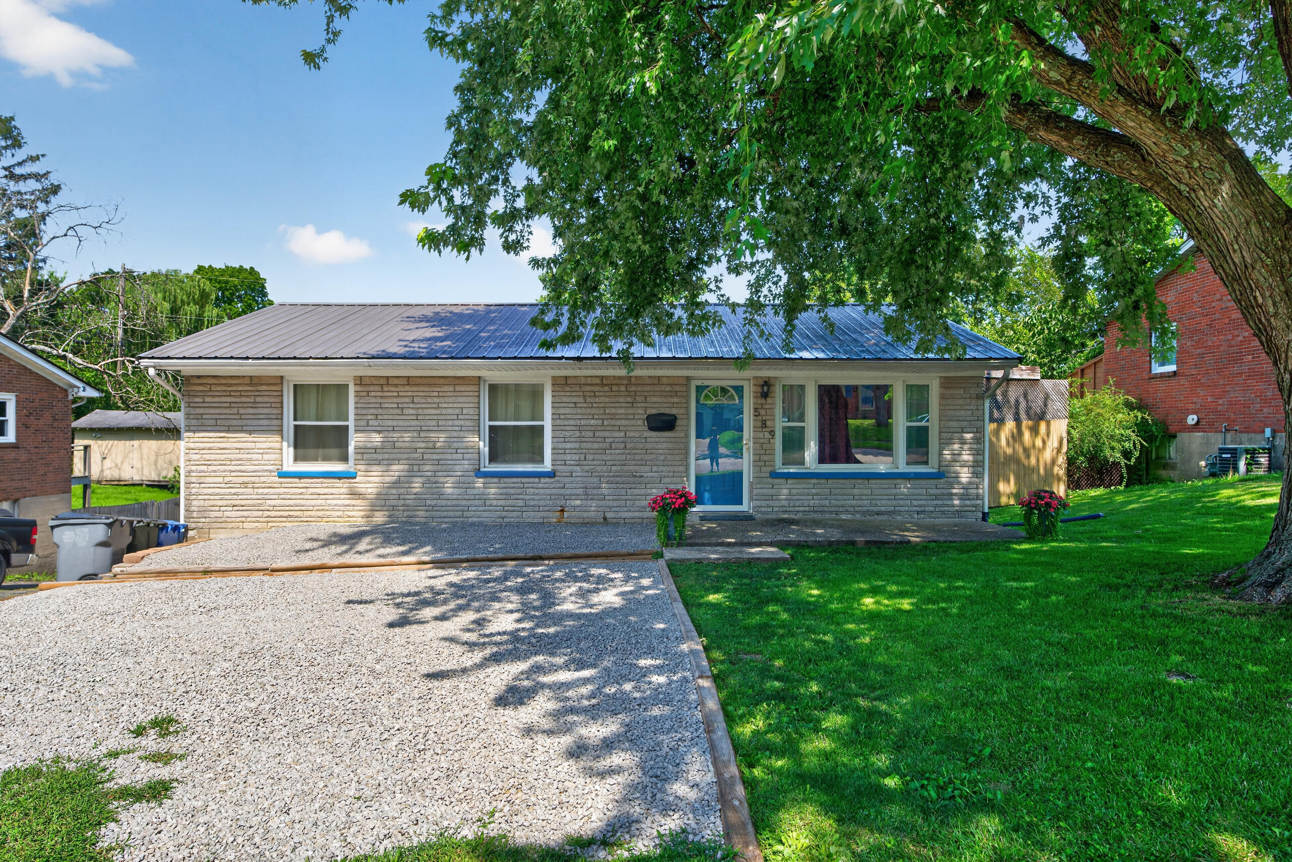 589 Plainview Road