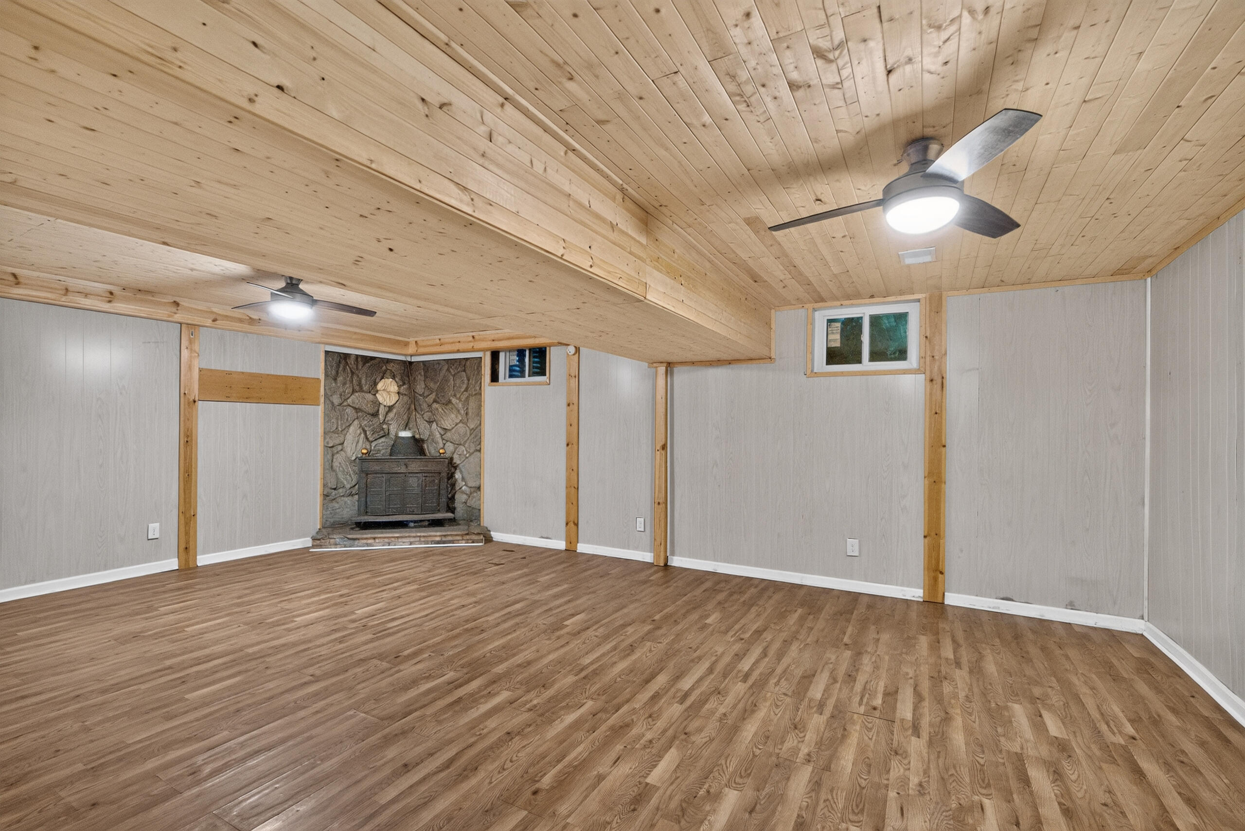 589 Plainview Road Property Photo 17