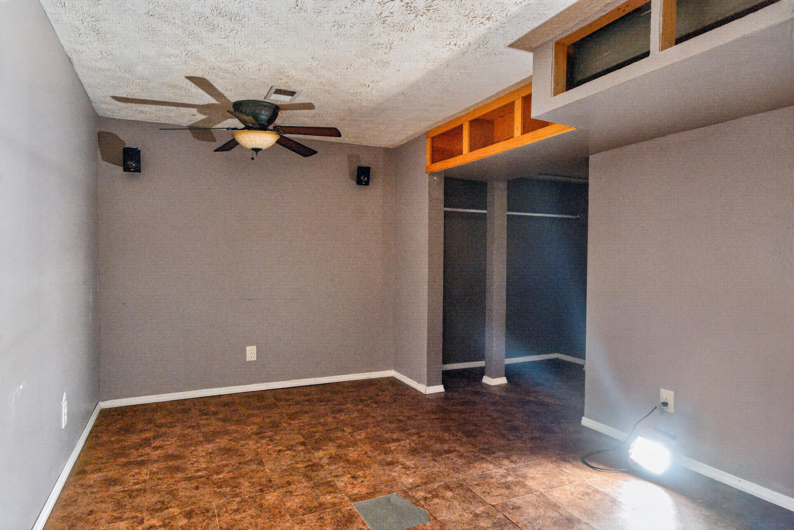 589 Plainview Road Property Photo 20