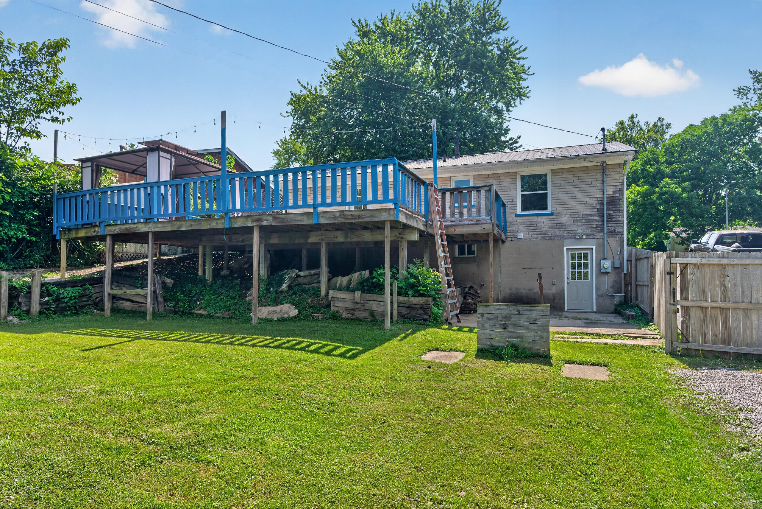 589 Plainview Road Property Photo 26
