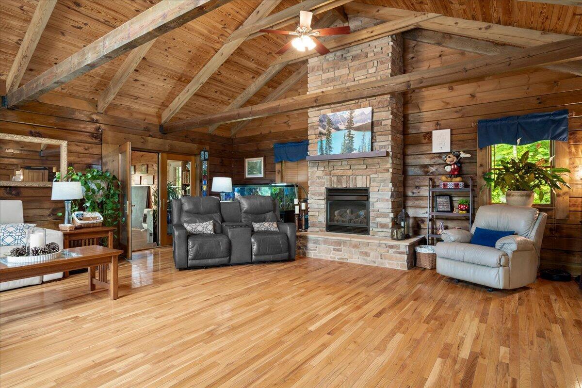 200 Old Log Lick Road Property Photo 10