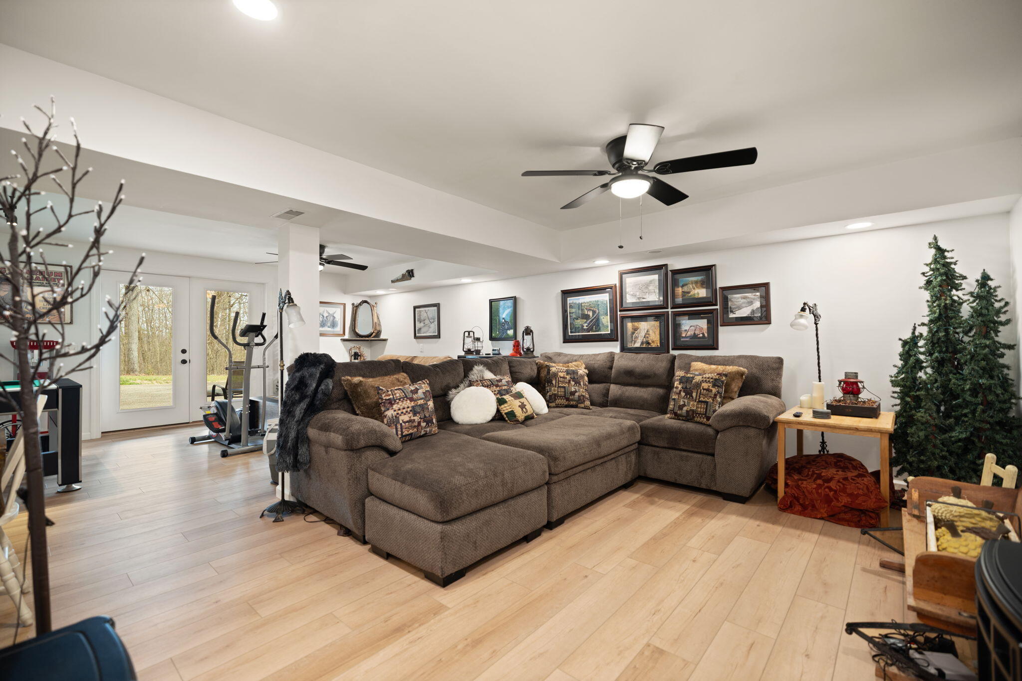 2295 E Highway 635 Property Photo 43