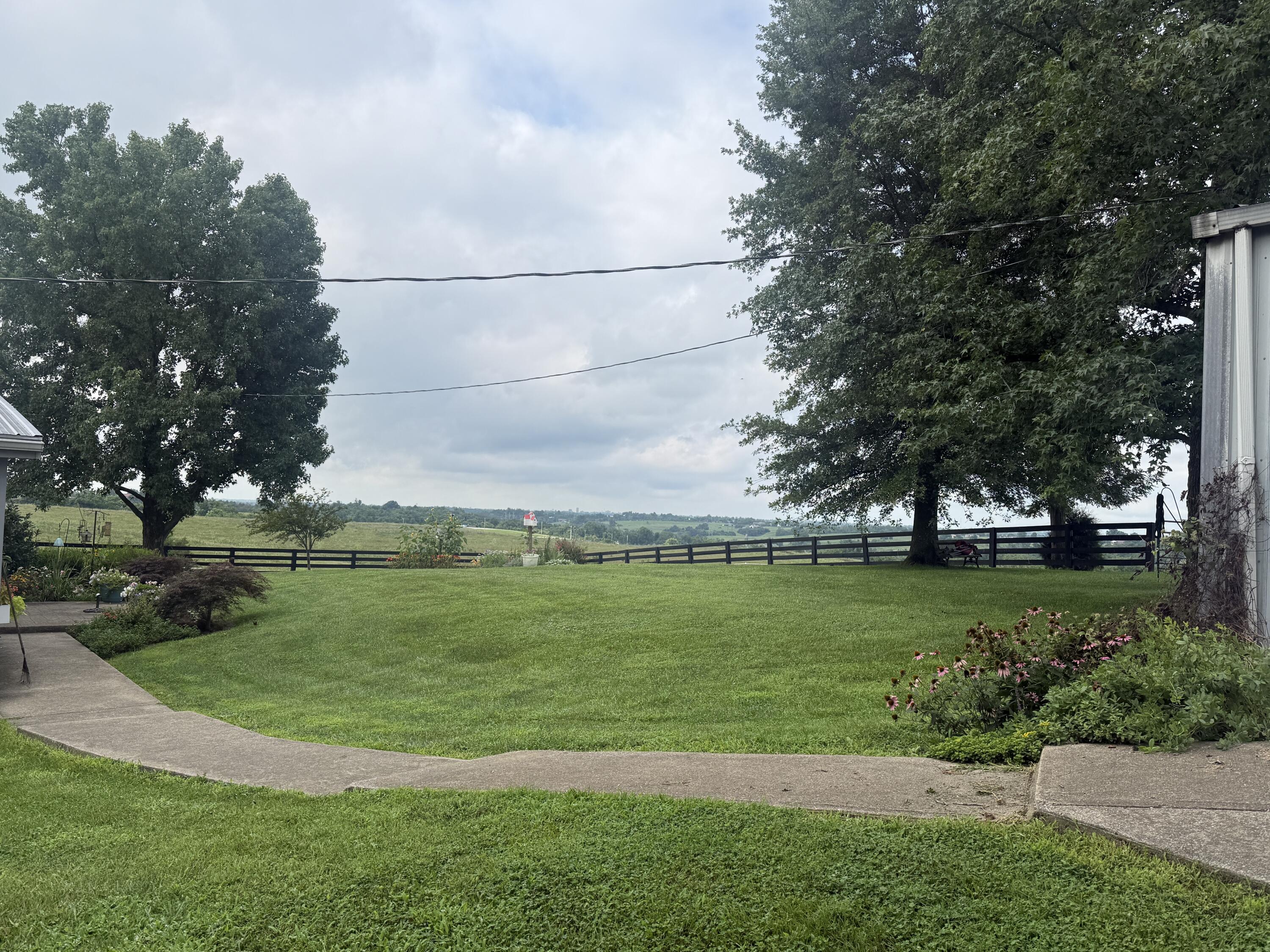 544 Hackett Pike Property Photo 31