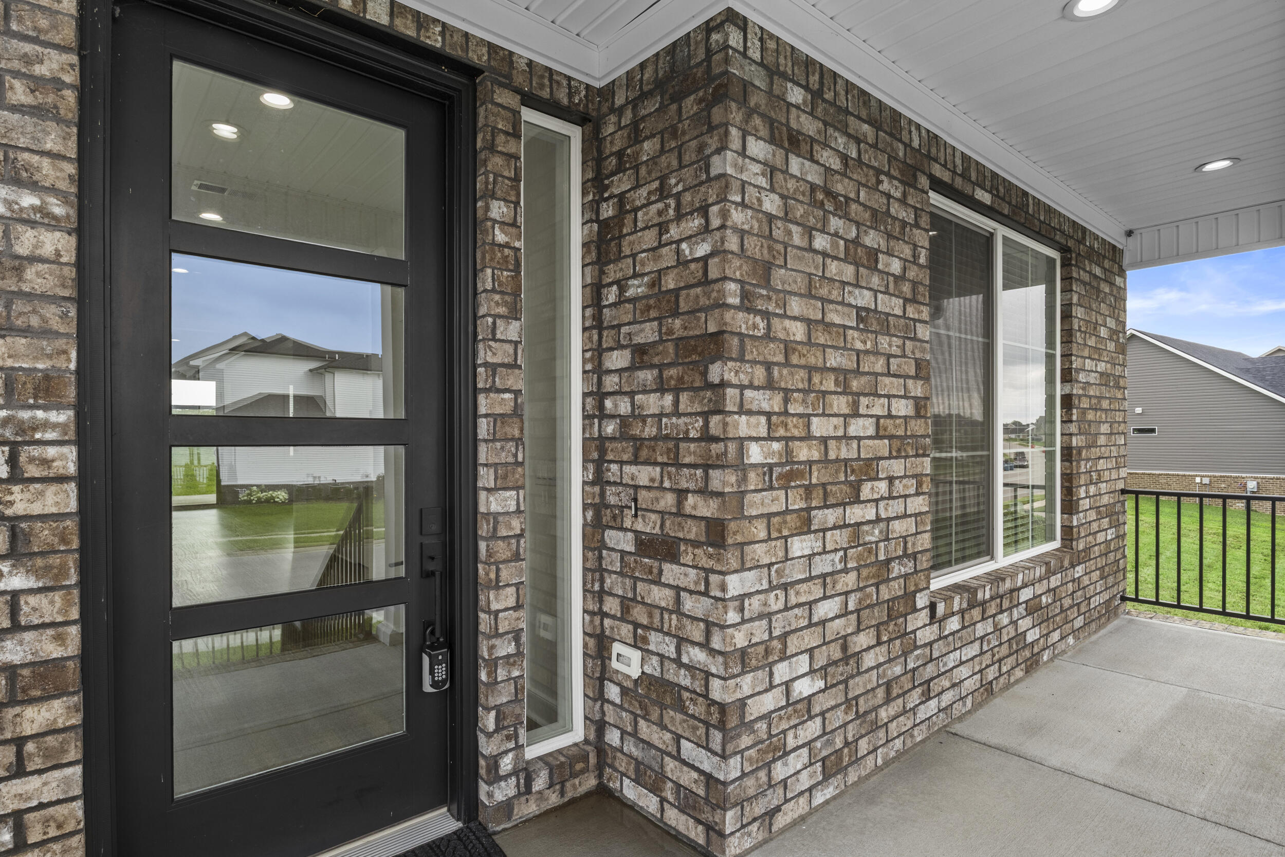804 Shelburne Way Property Photo 4