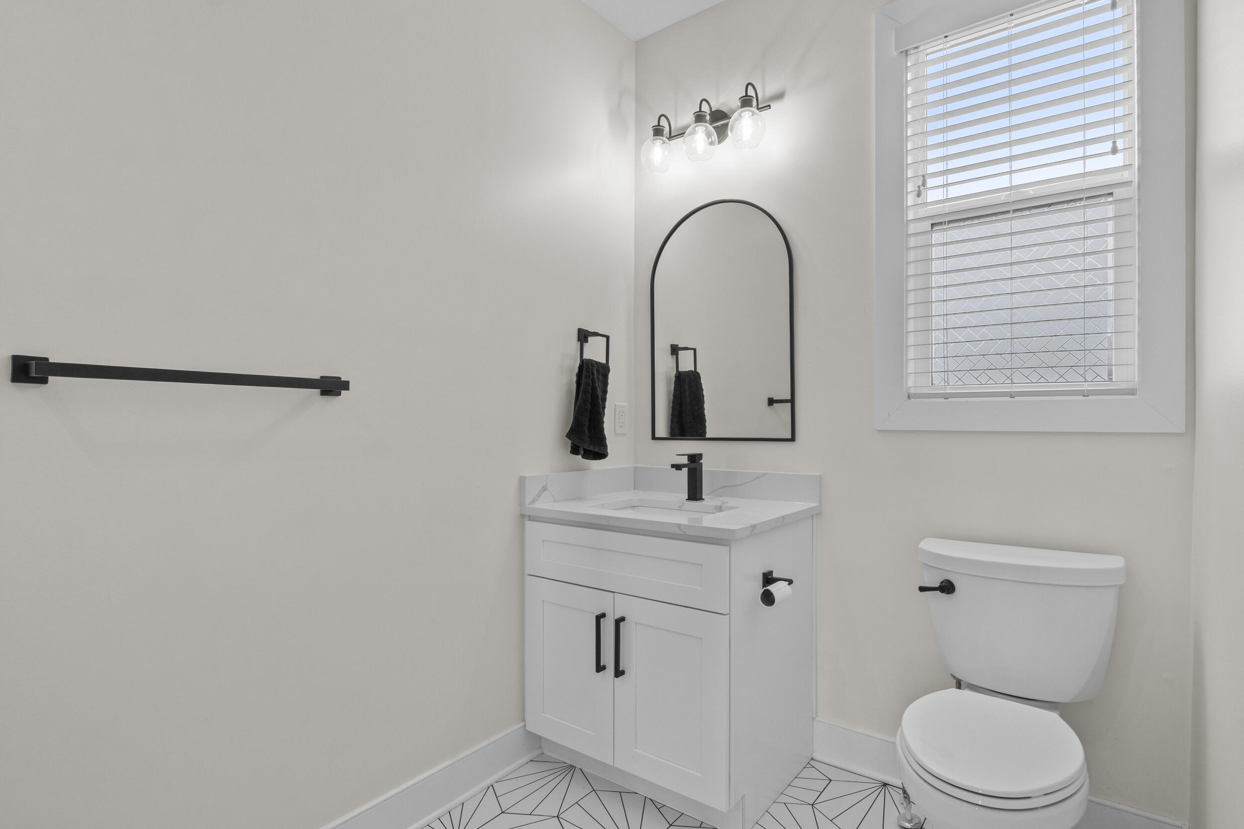 804 Shelburne Way Property Photo 23