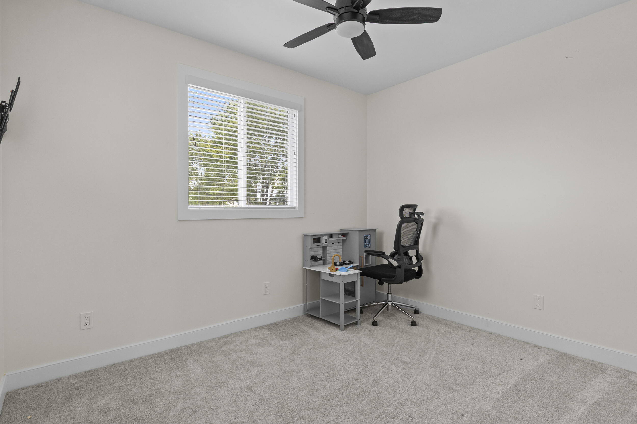 804 Shelburne Way Property Photo 39