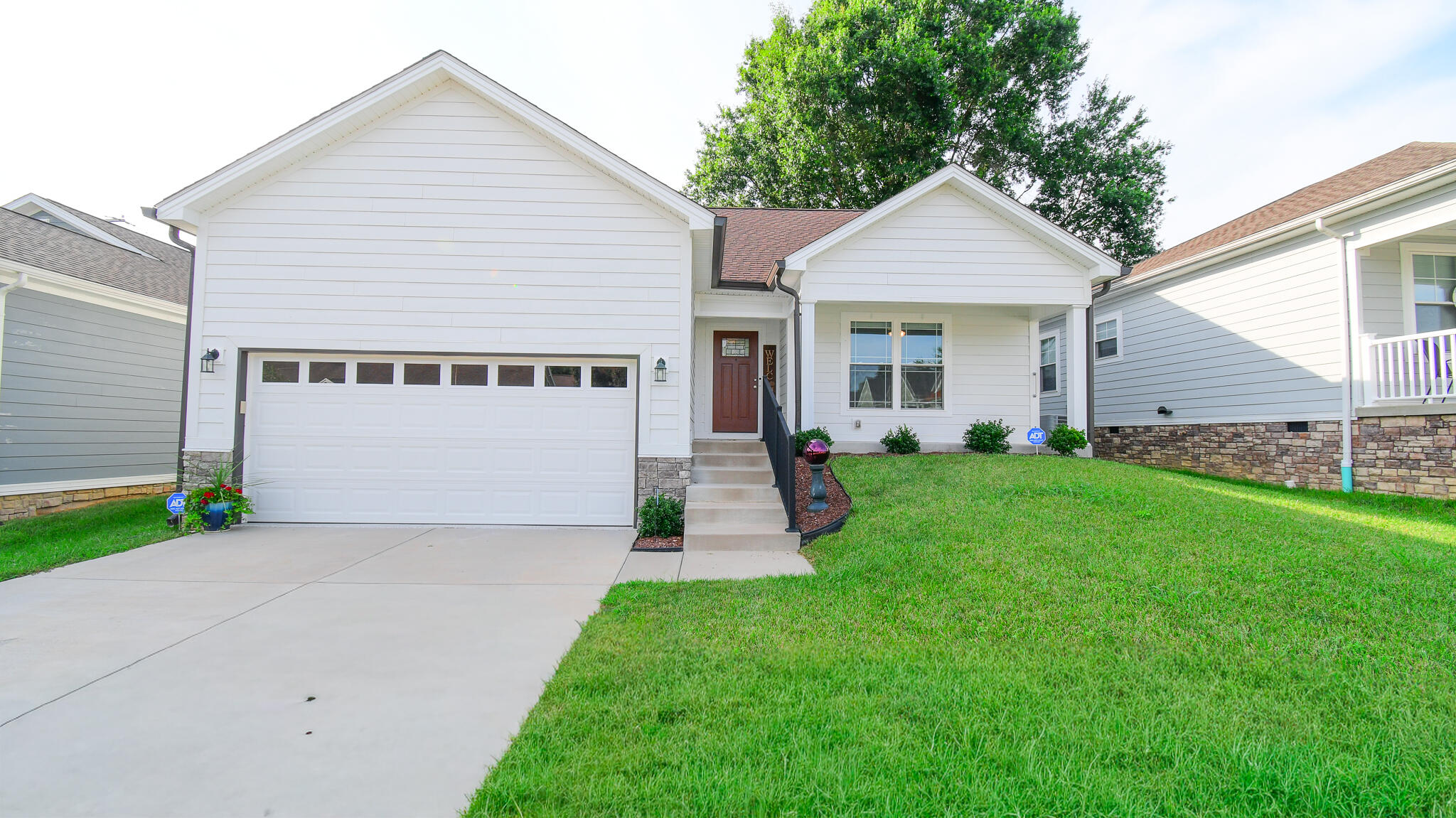 1009 Silver Leaf Drive Property Photo 1