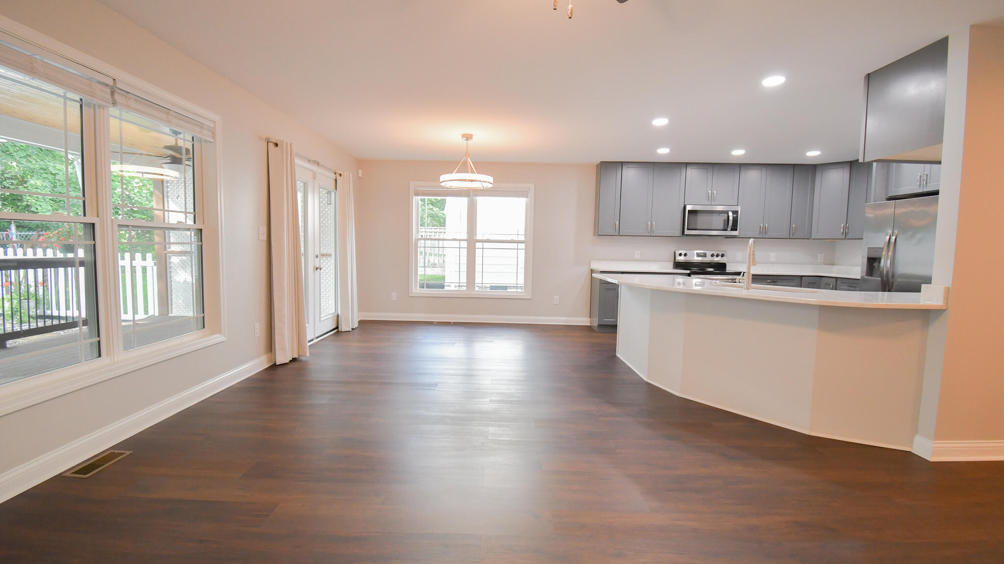 1009 Silver Leaf Drive Property Photo 5