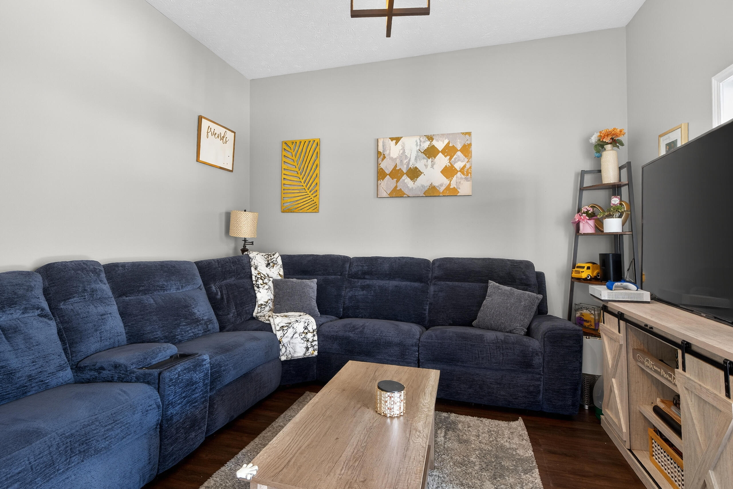 270 Sherman Avenue Property Photo 6