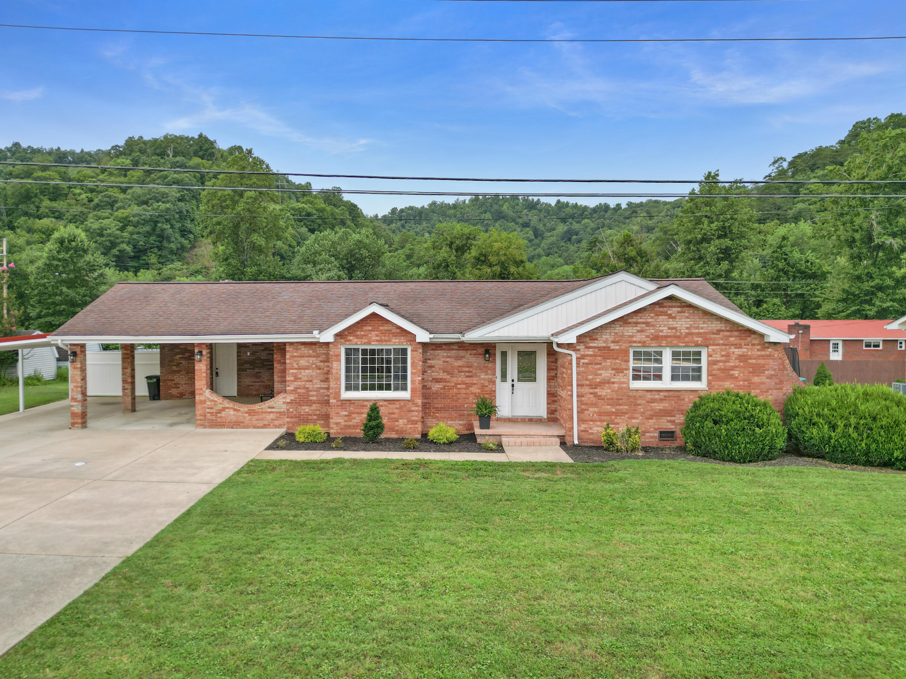 33 Horseshoe Street Property Photo 1