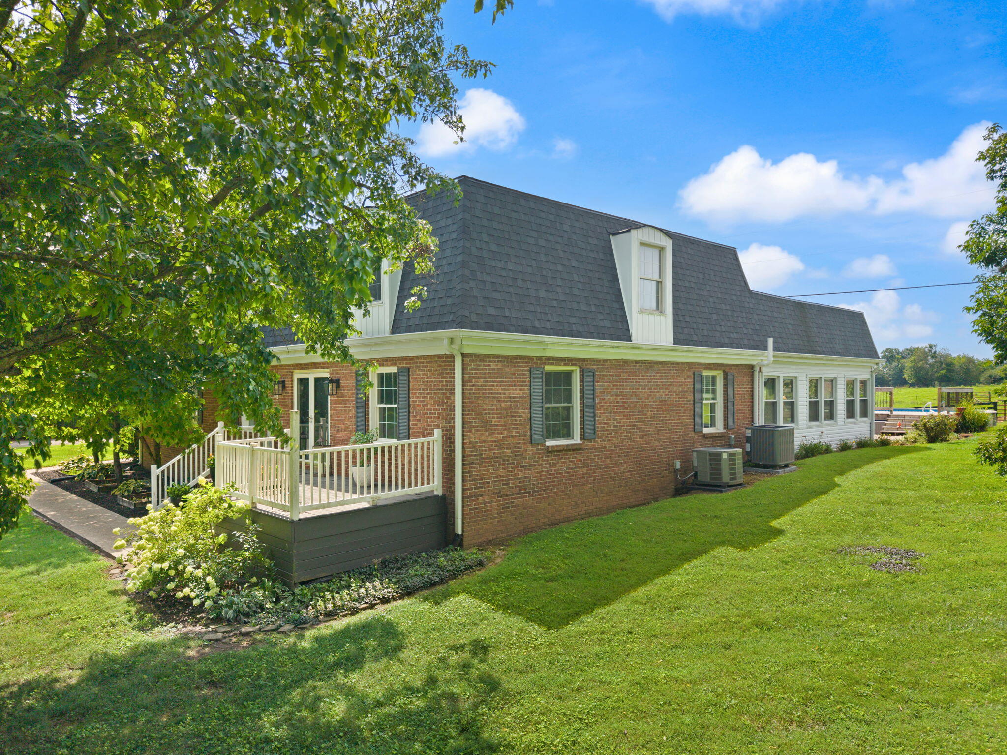 2419 Shun Pike Property Photo 6