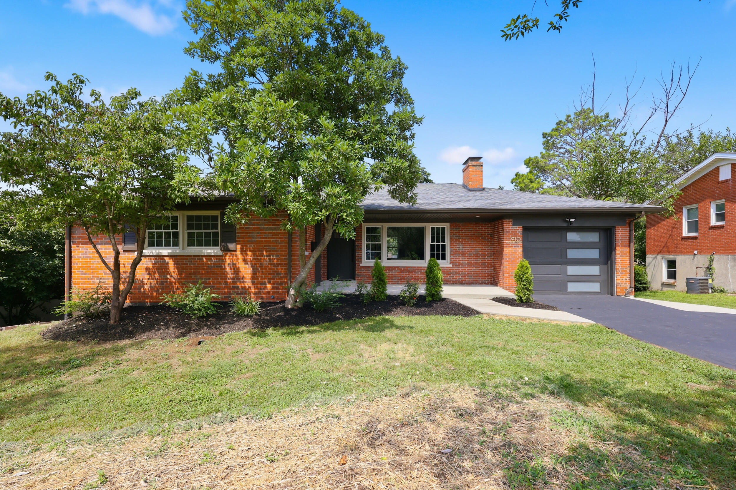910 Crosshill Drive