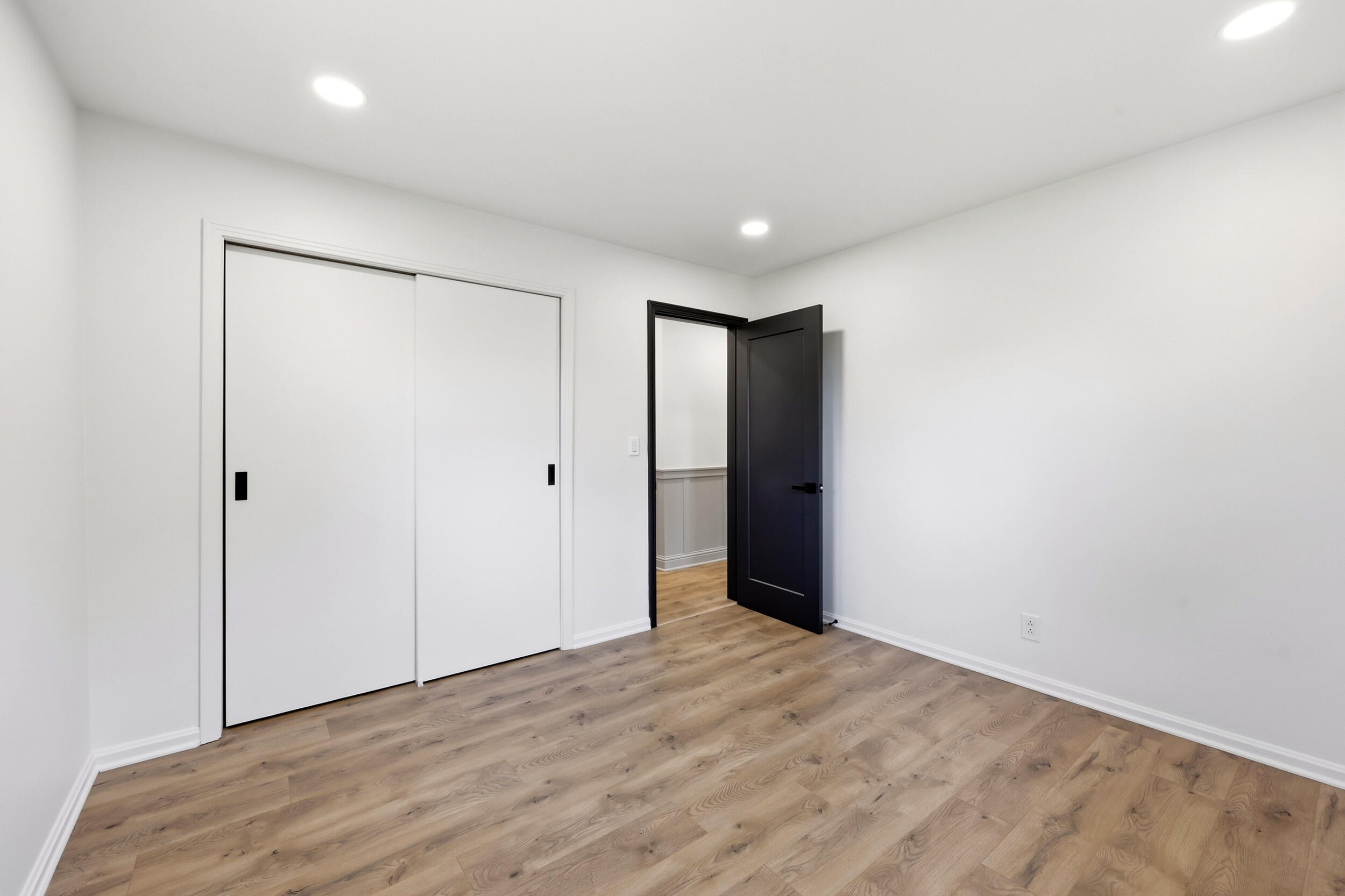 910 Crosshill Drive Property Photo 16