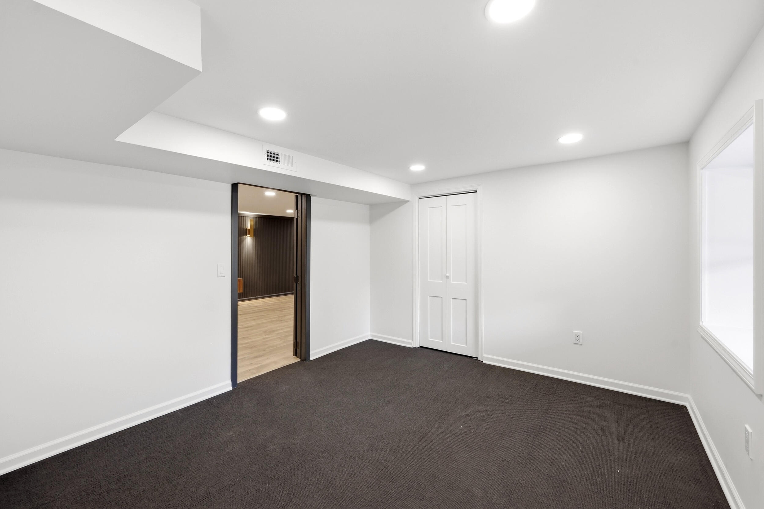 910 Crosshill Drive Property Photo 27