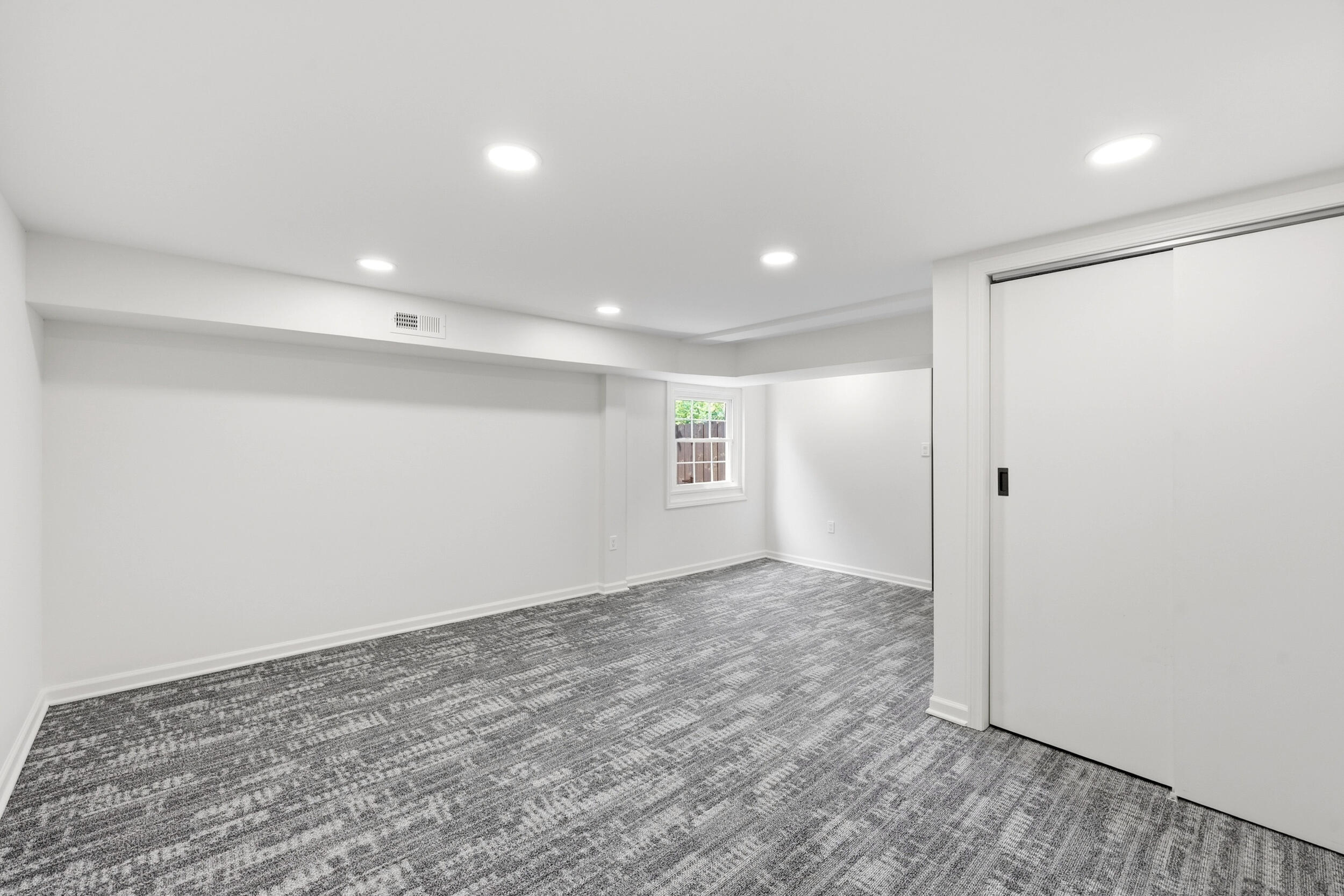 910 Crosshill Drive Property Photo 28