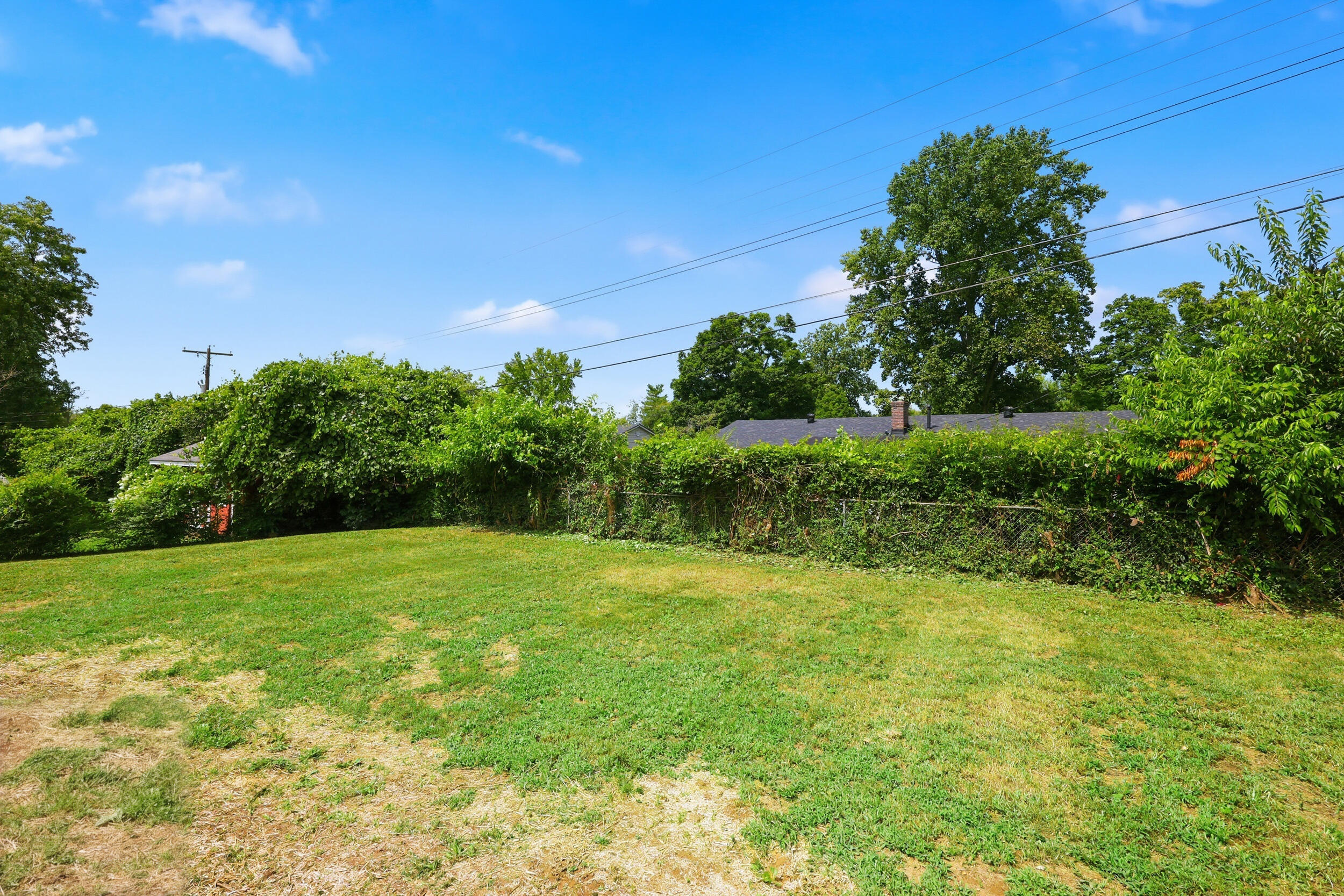 910 Crosshill Drive Property Photo 33
