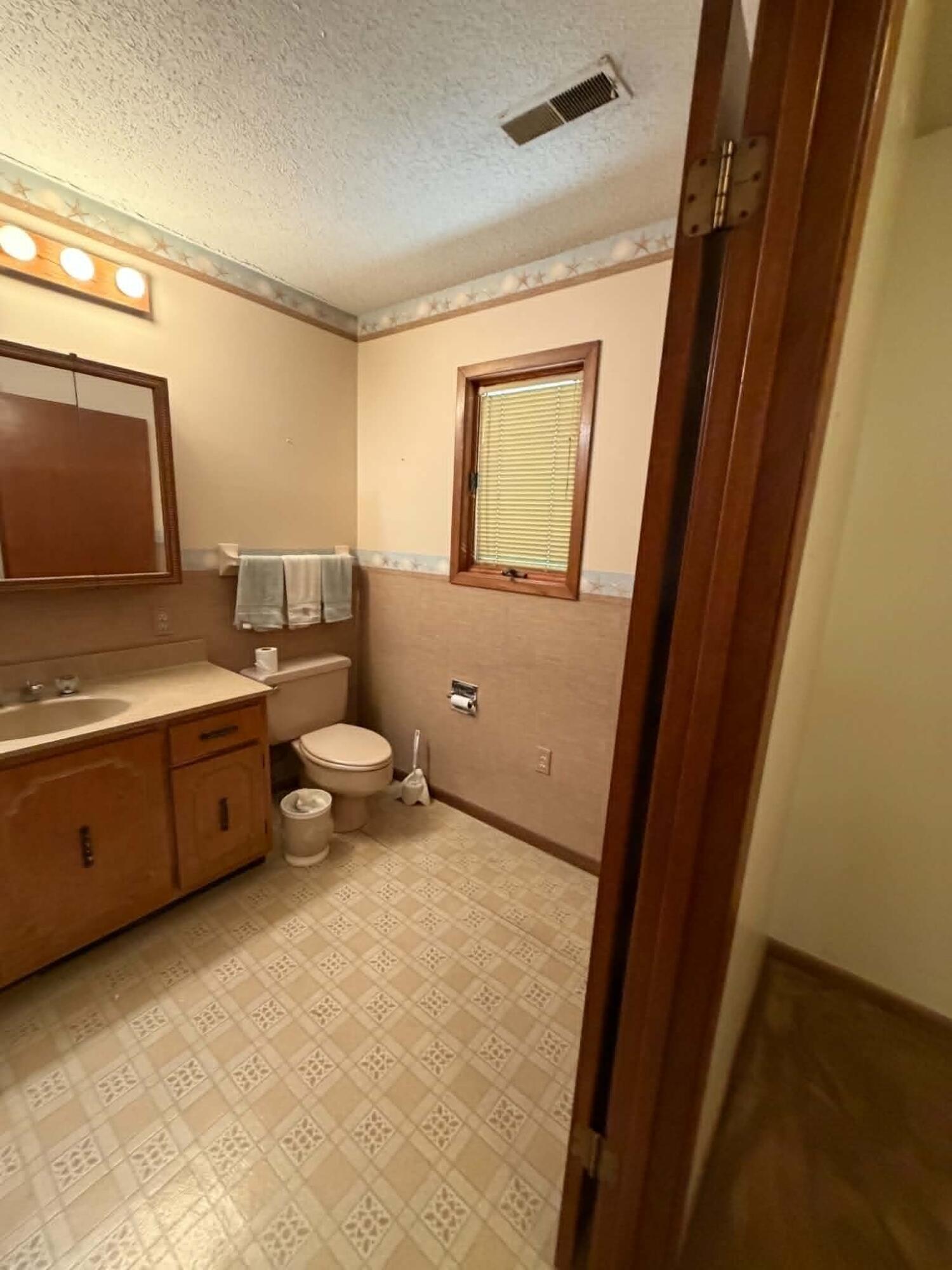 26019632 Property Photo 44