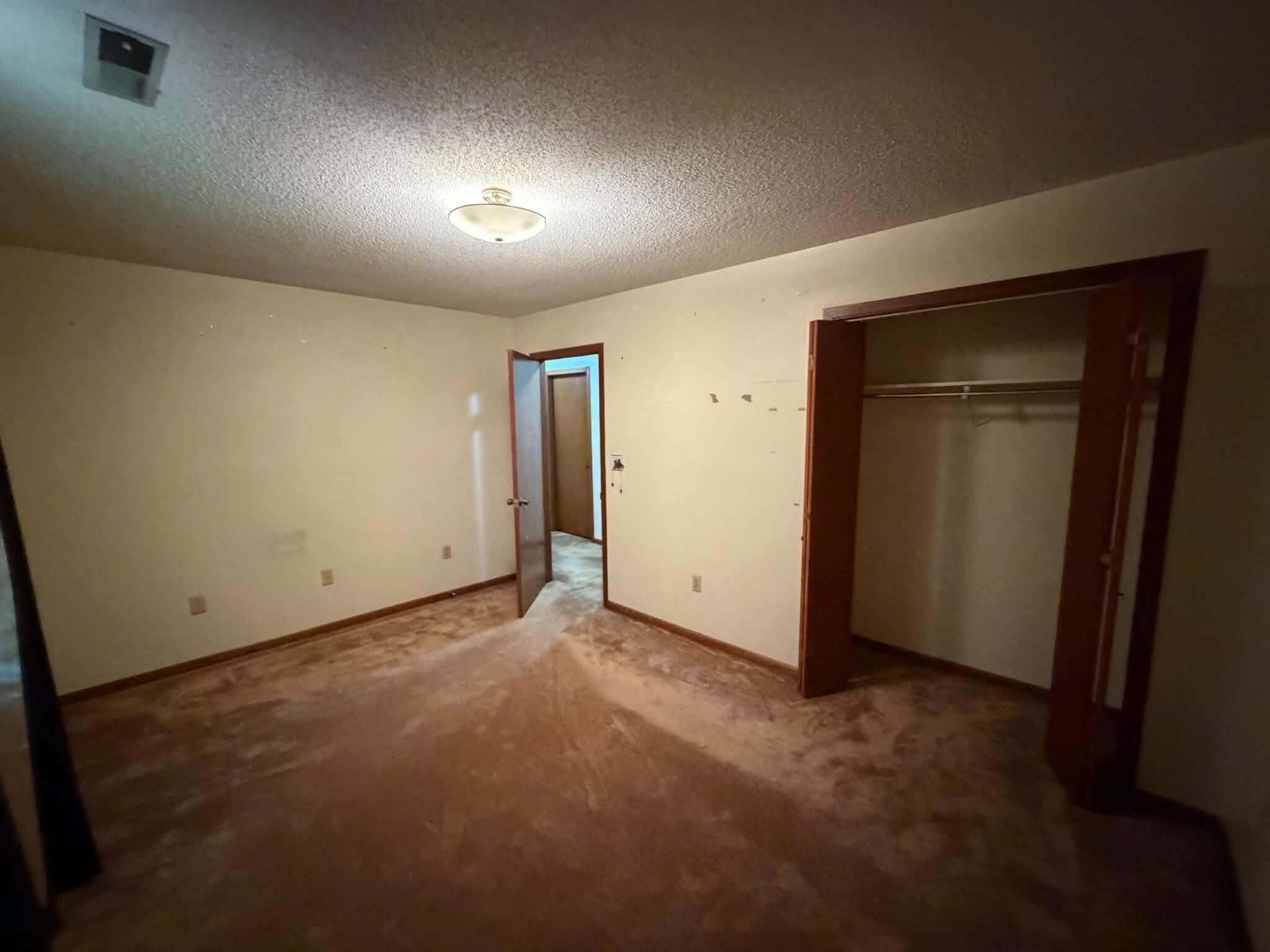 26019632 Property Photo 48