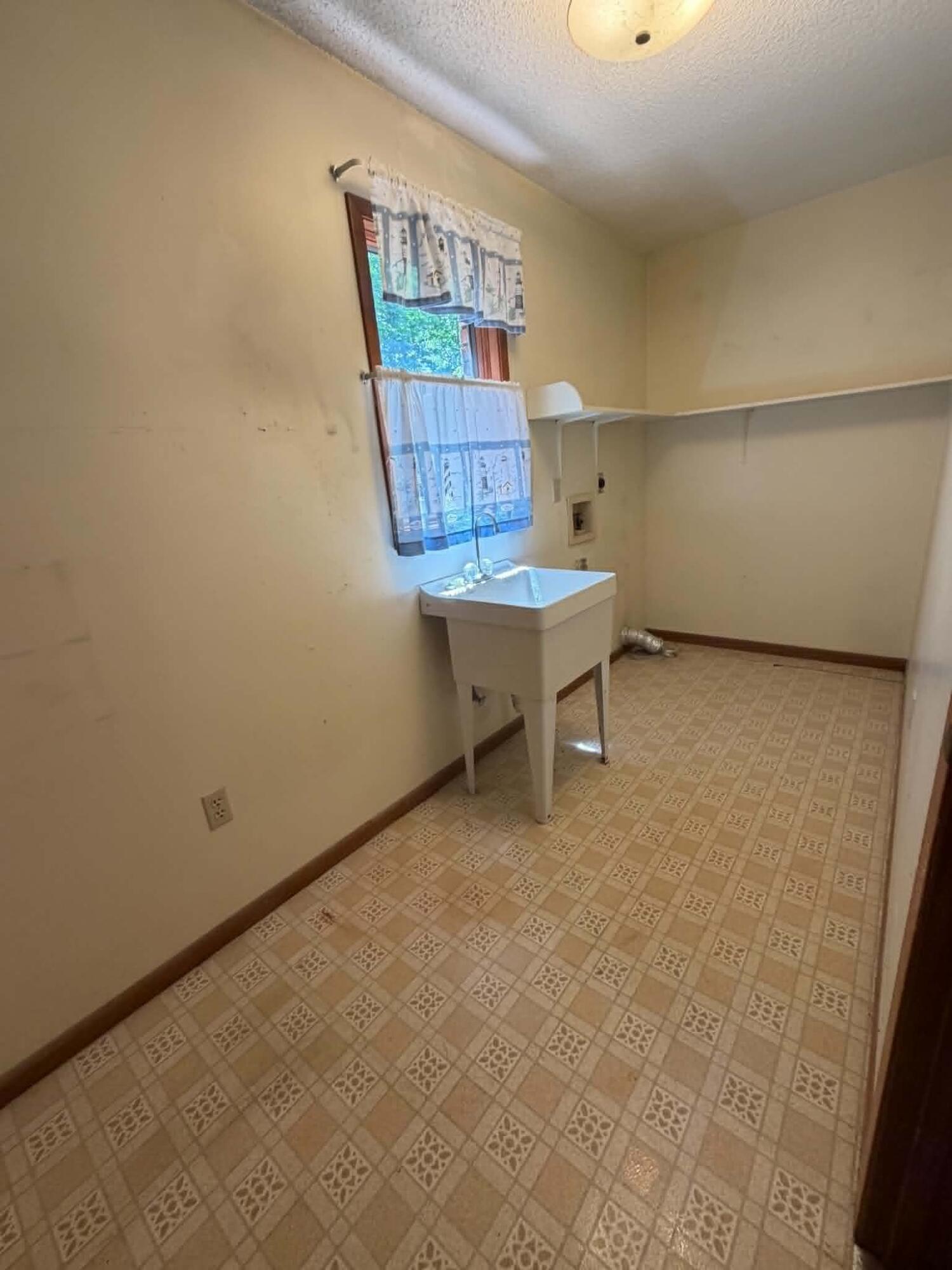 26019632 Property Photo 61