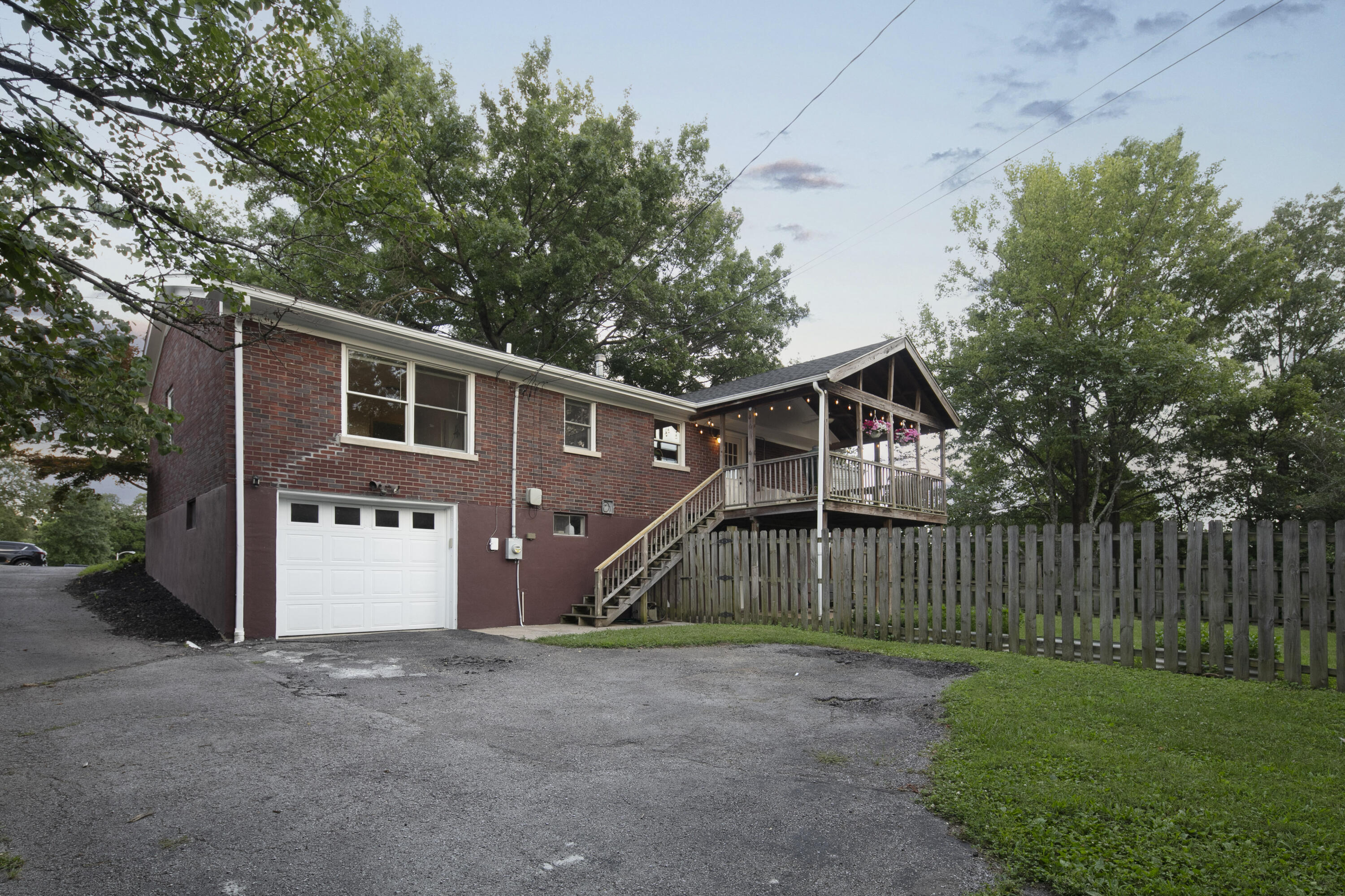 3337 Crown Crest Road Property Photo 30
