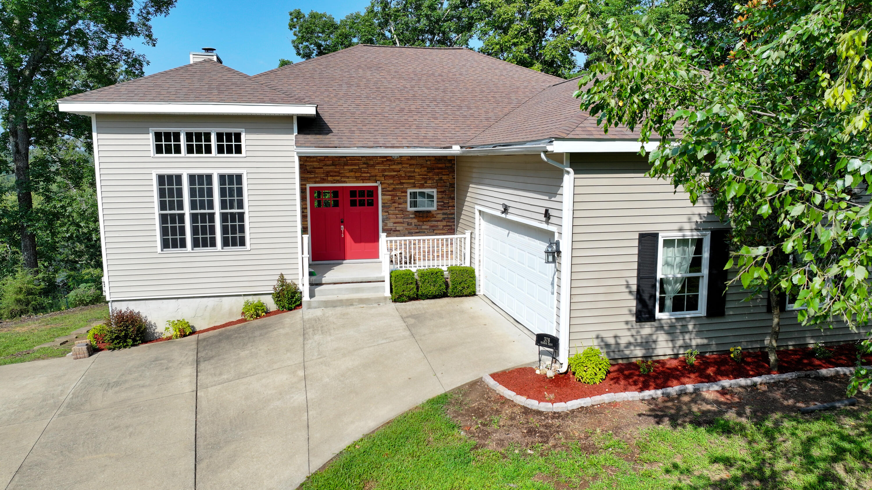 378 Harbor Drive Property Photo 2