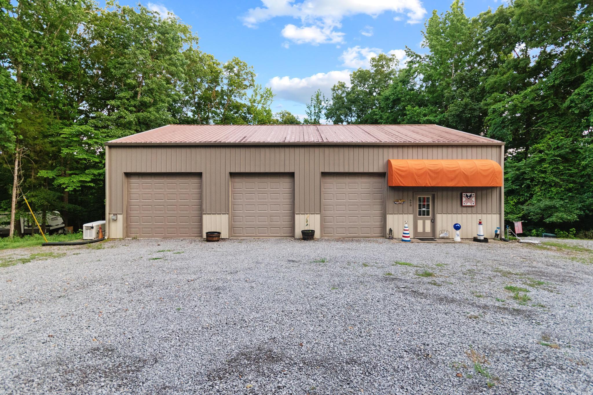698 Walnut Drive Property Photo 4