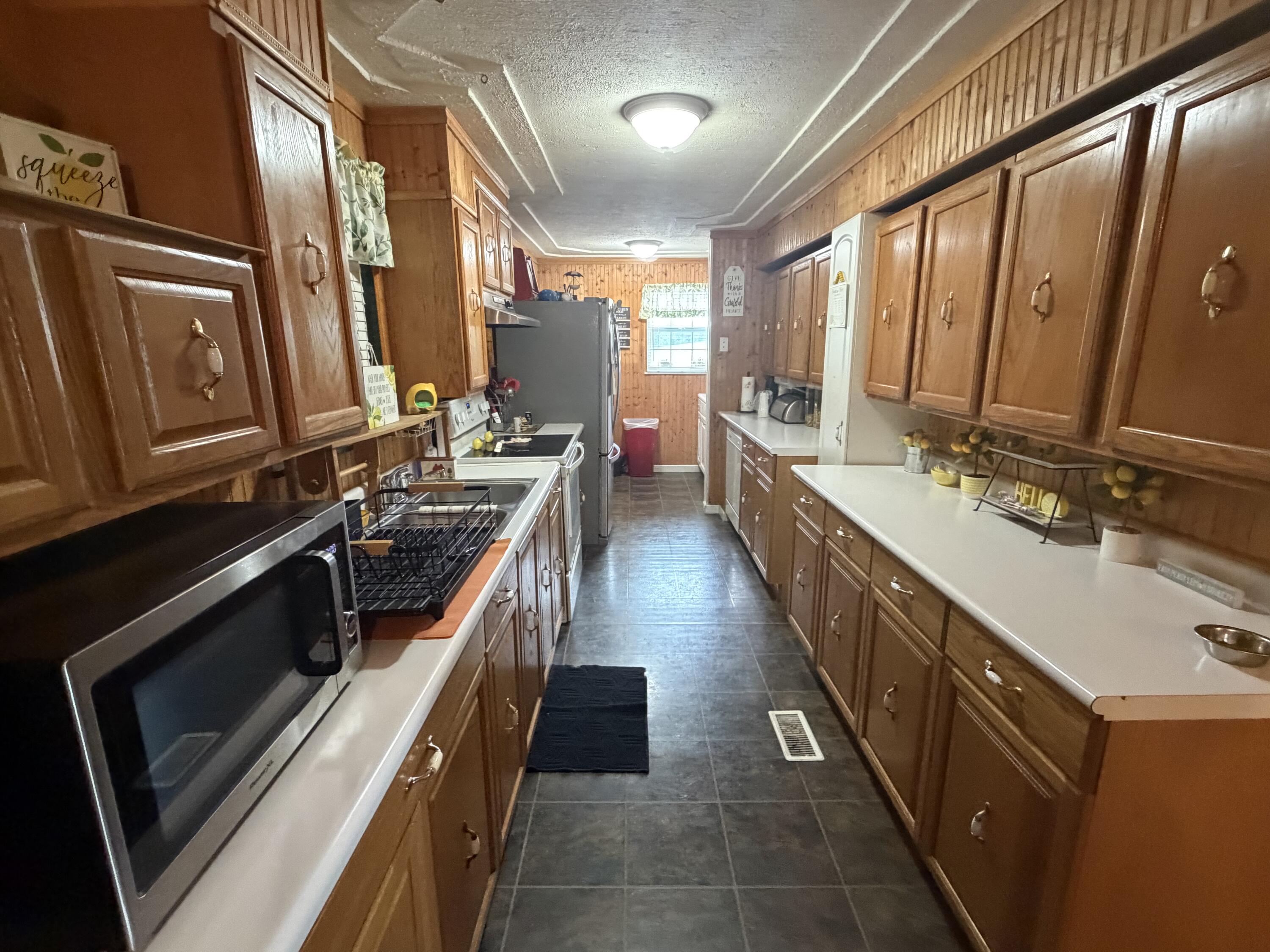 354 Campbell Road Property Photo 10