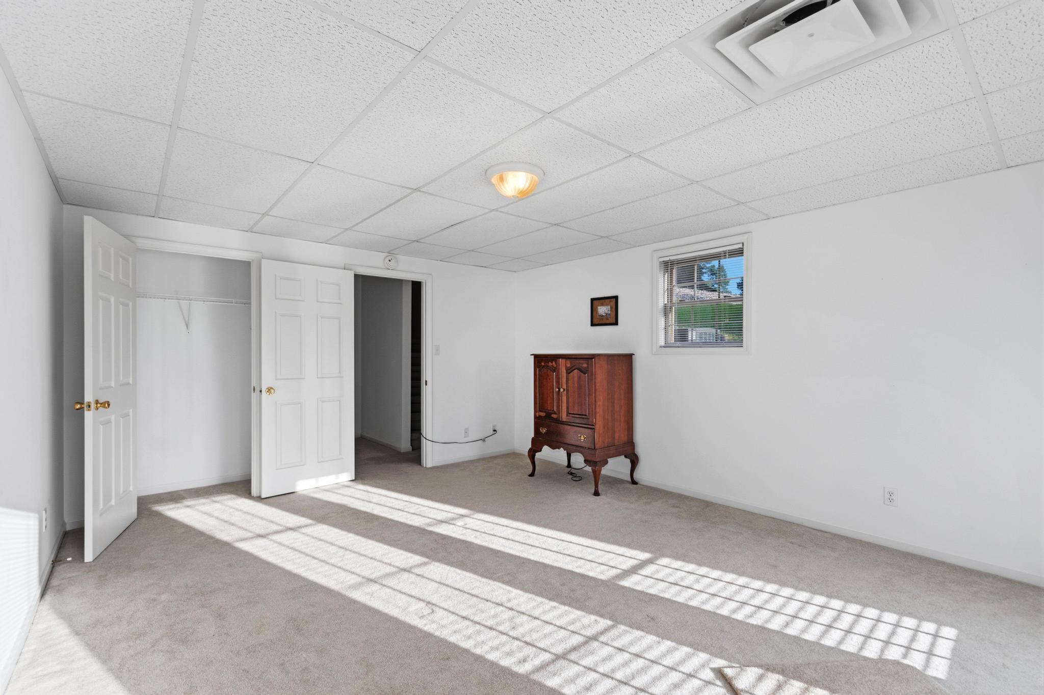 1121 Cunningham Lane Property Photo 11