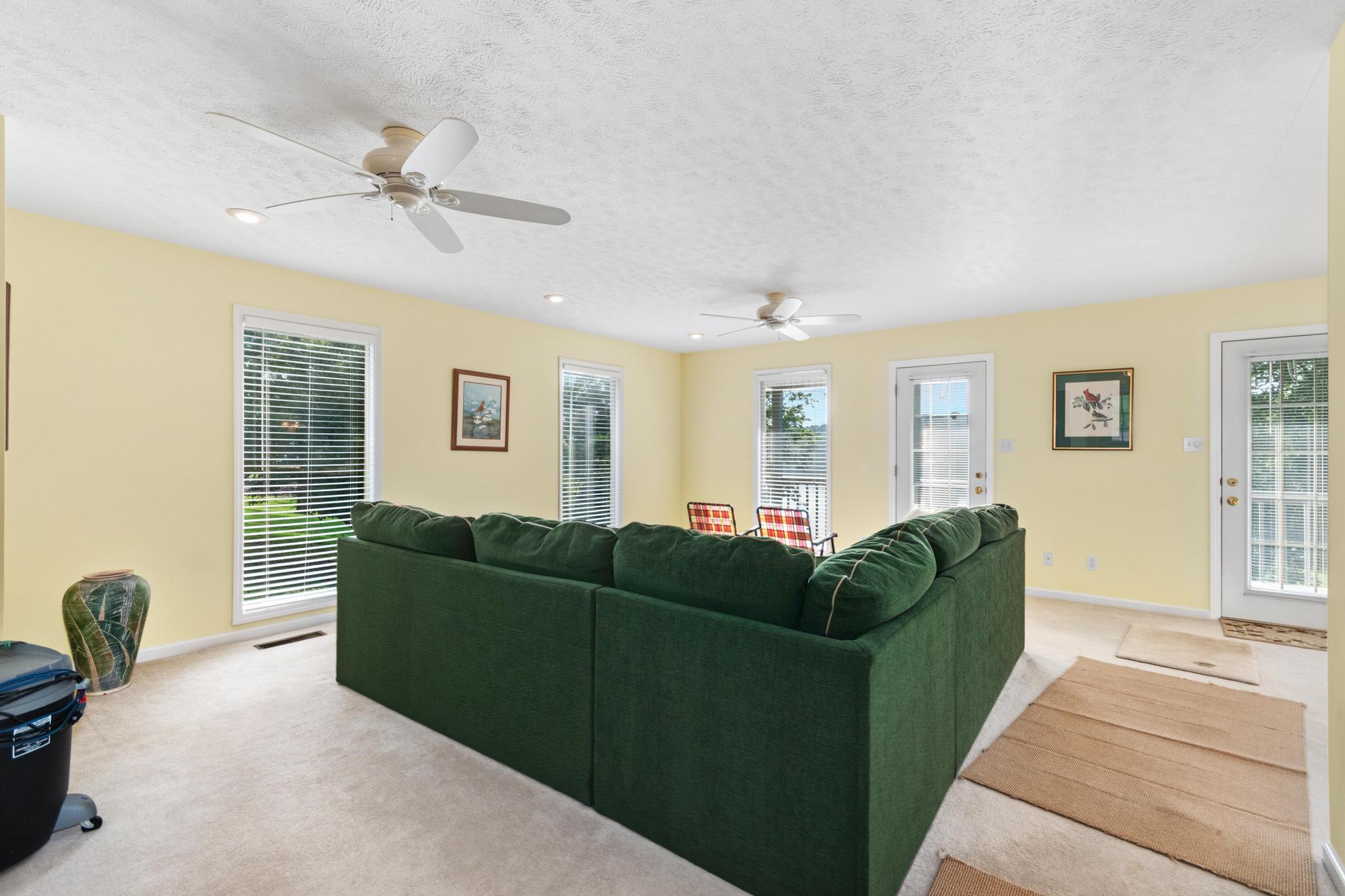 1121 Cunningham Lane Property Photo 15