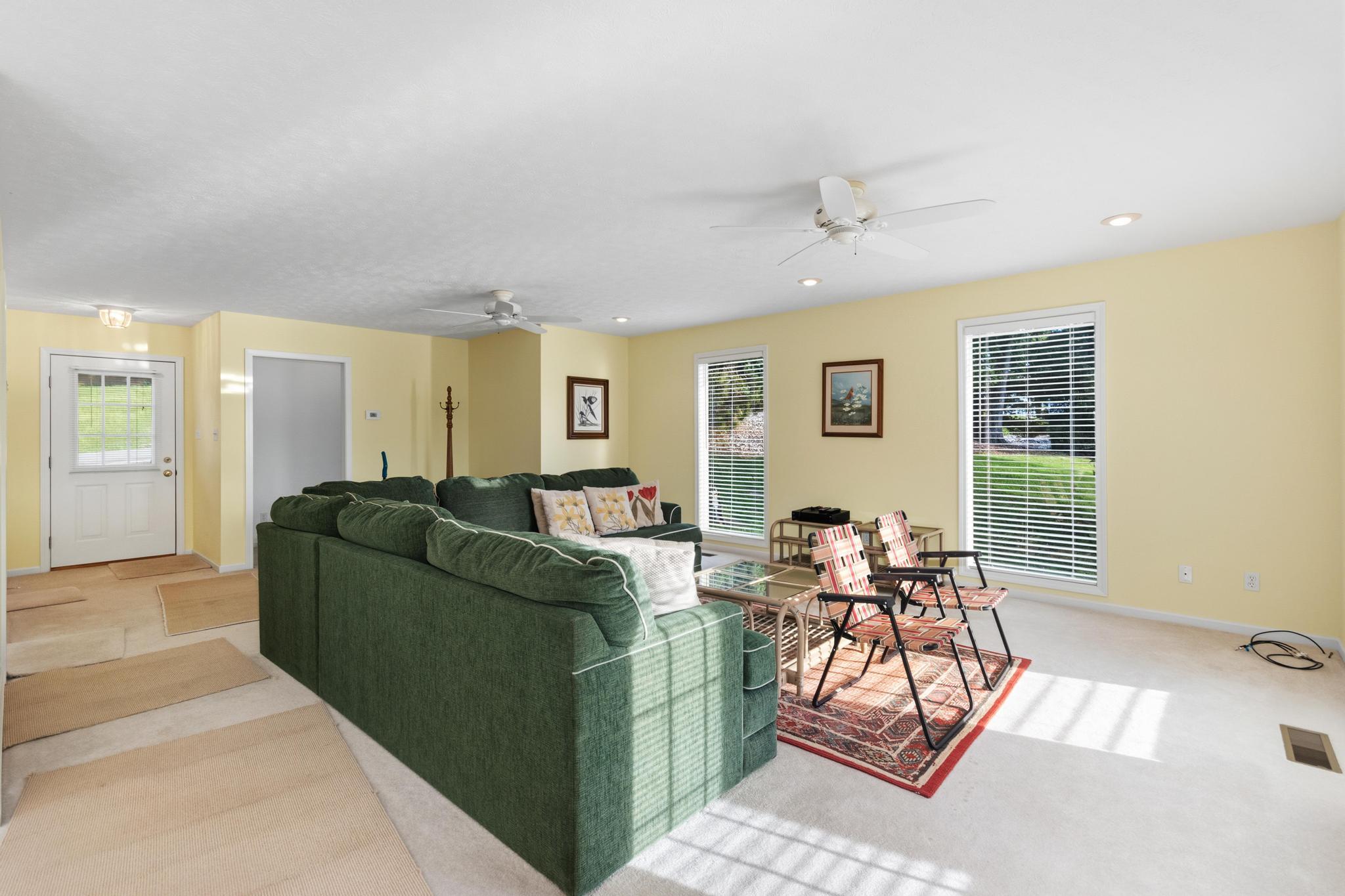 1121 Cunningham Lane Property Photo 16