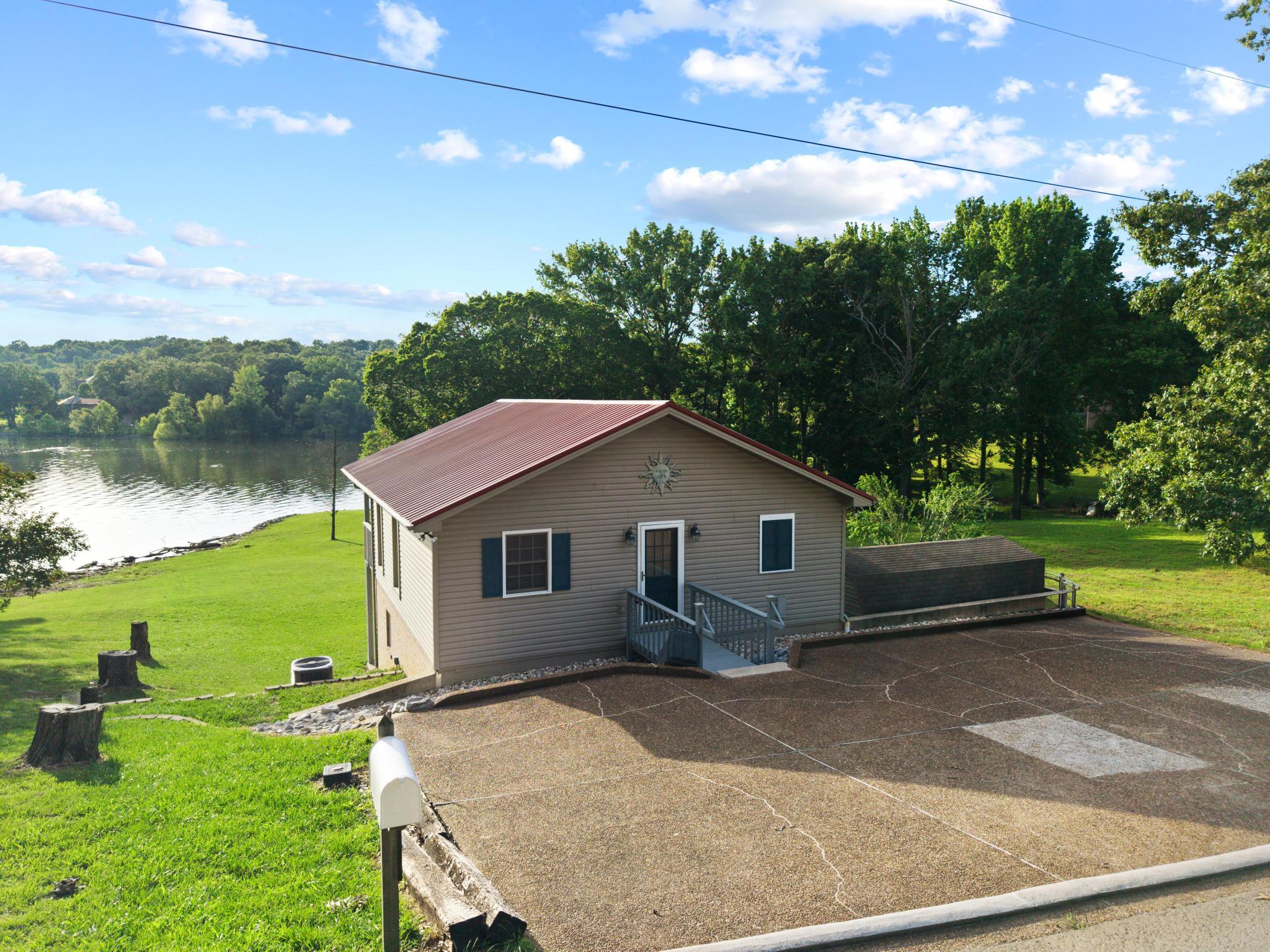 1121 Cunningham Lane Property Photo 53