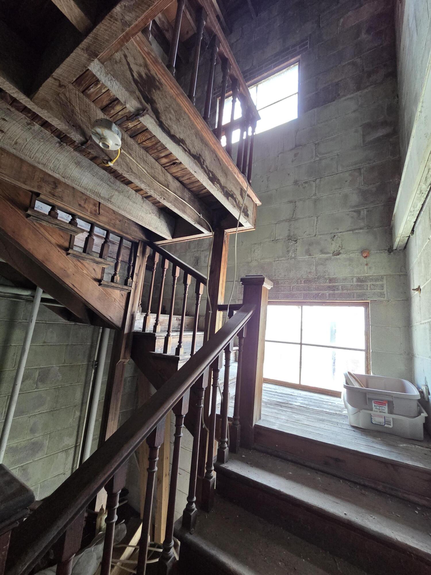 204 S Main Street Property Photo 17