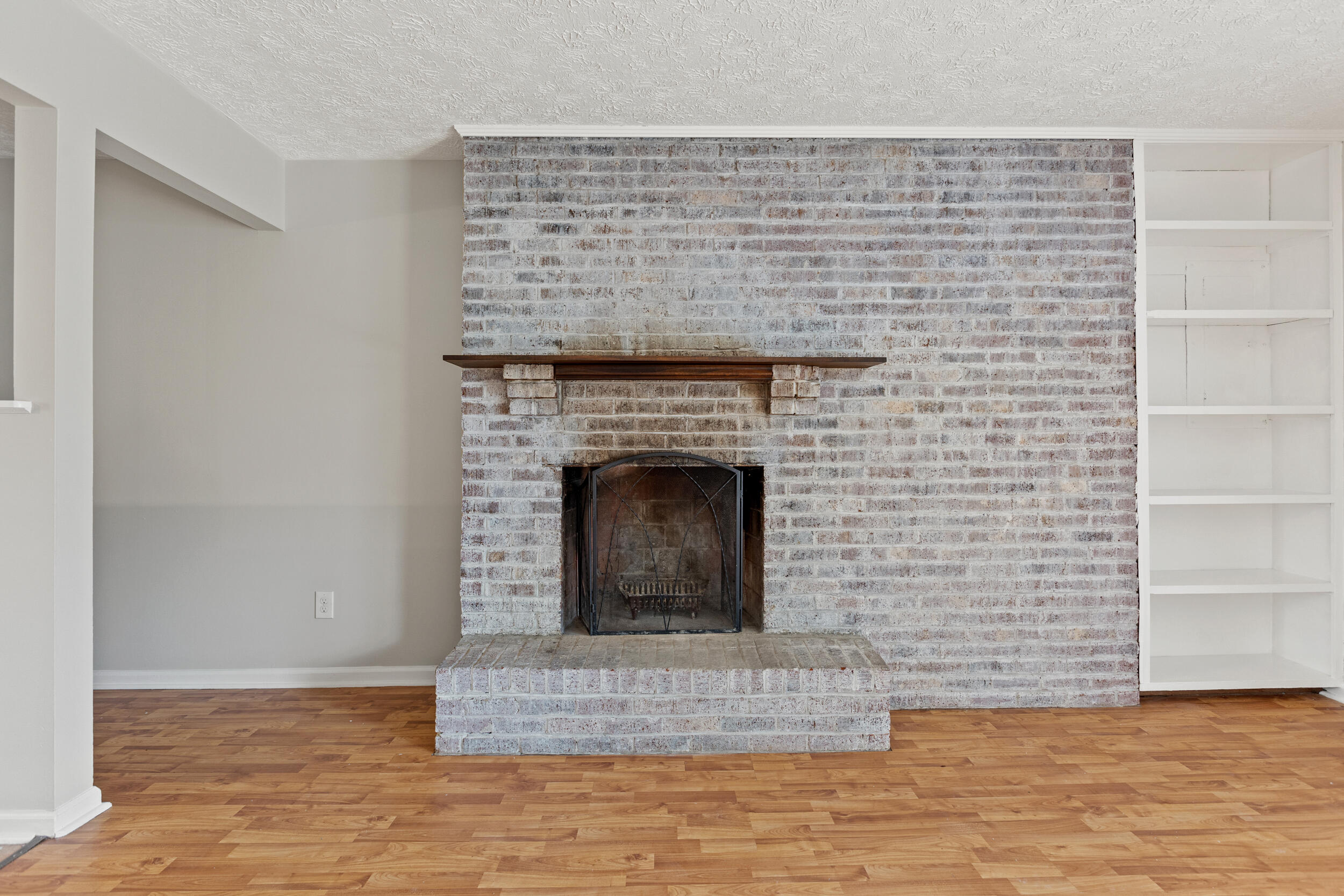 1200 Tishoff Drive Property Photo 4