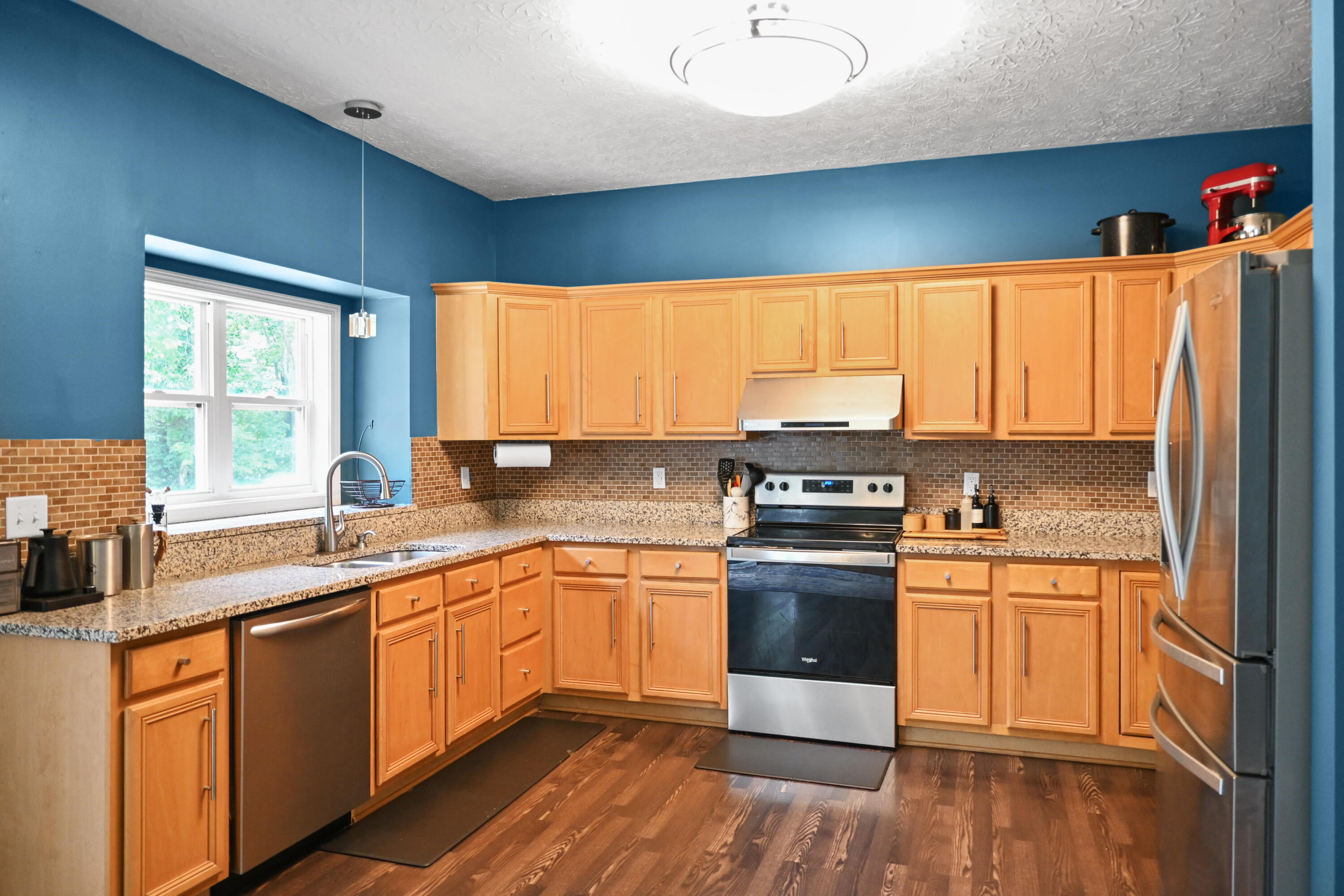 393 Shoreside Drive Property Photo 16