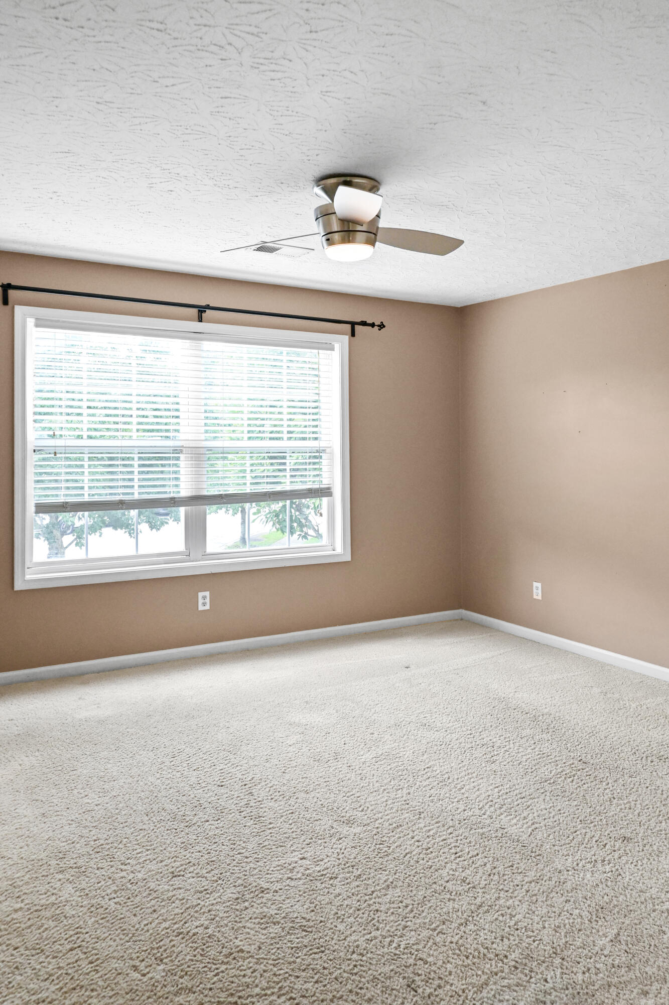 393 Shoreside Drive Property Photo 29