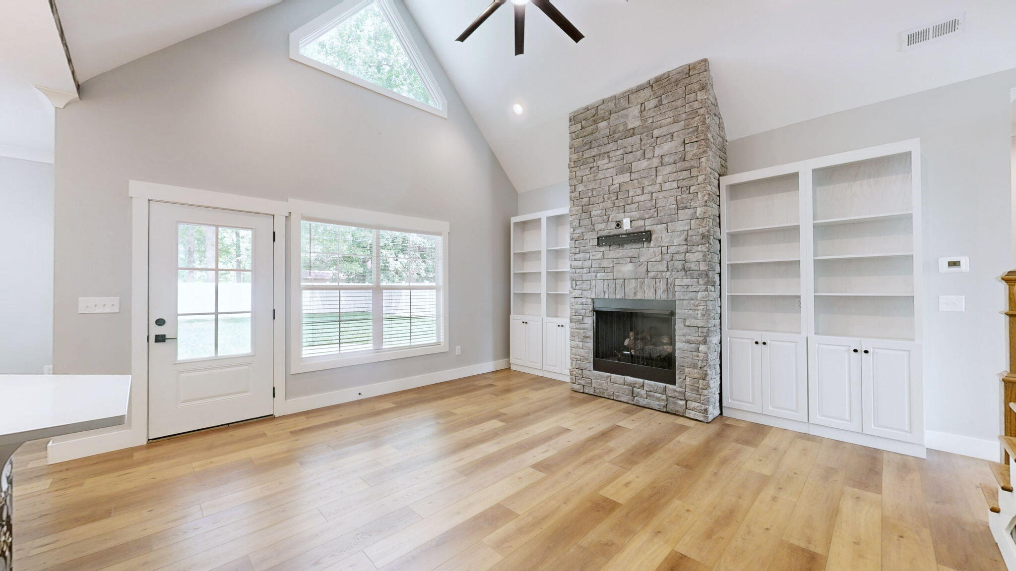 1031 Southwind Drive Property Photo 3
