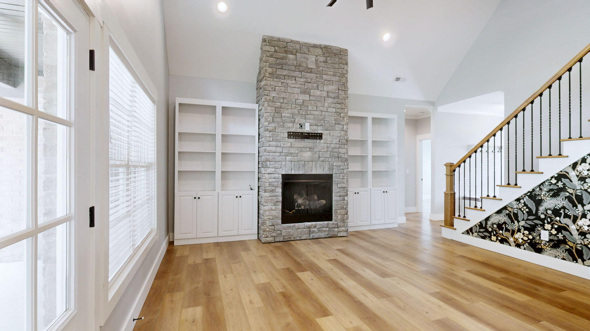1031 Southwind Drive Property Photo 5